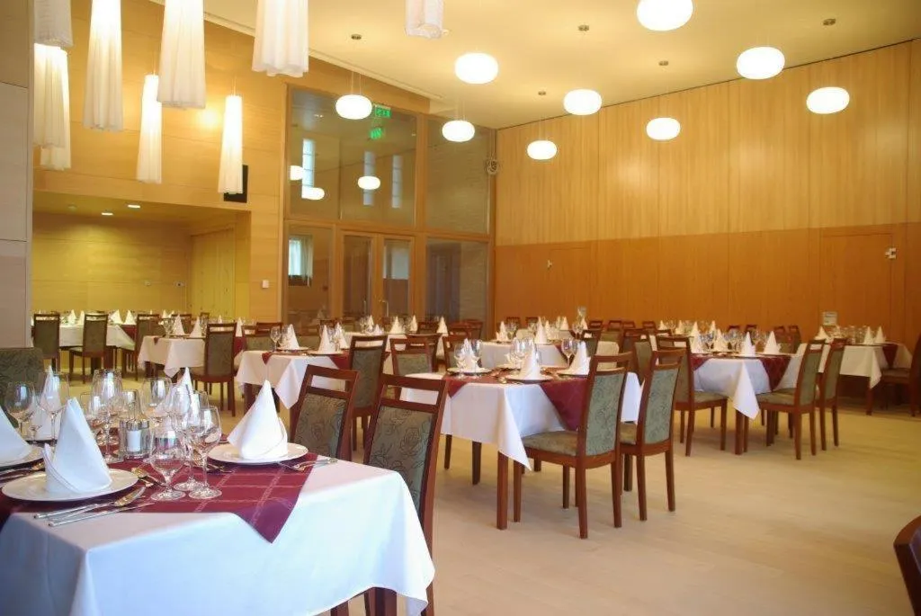 Restaurant/places to eat in Völgyikút Ház