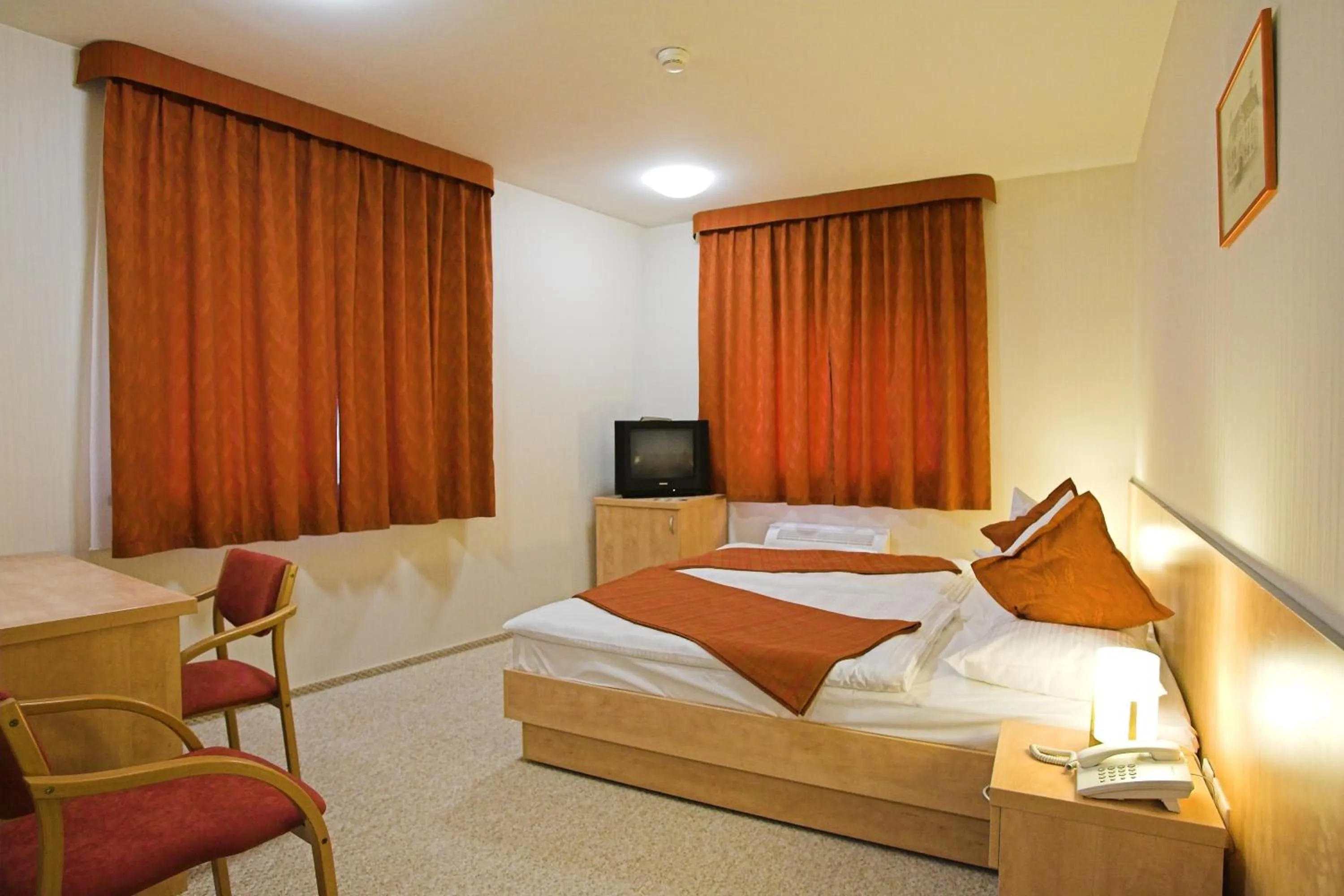 Photo of the whole room, Bed in Völgyikút Ház