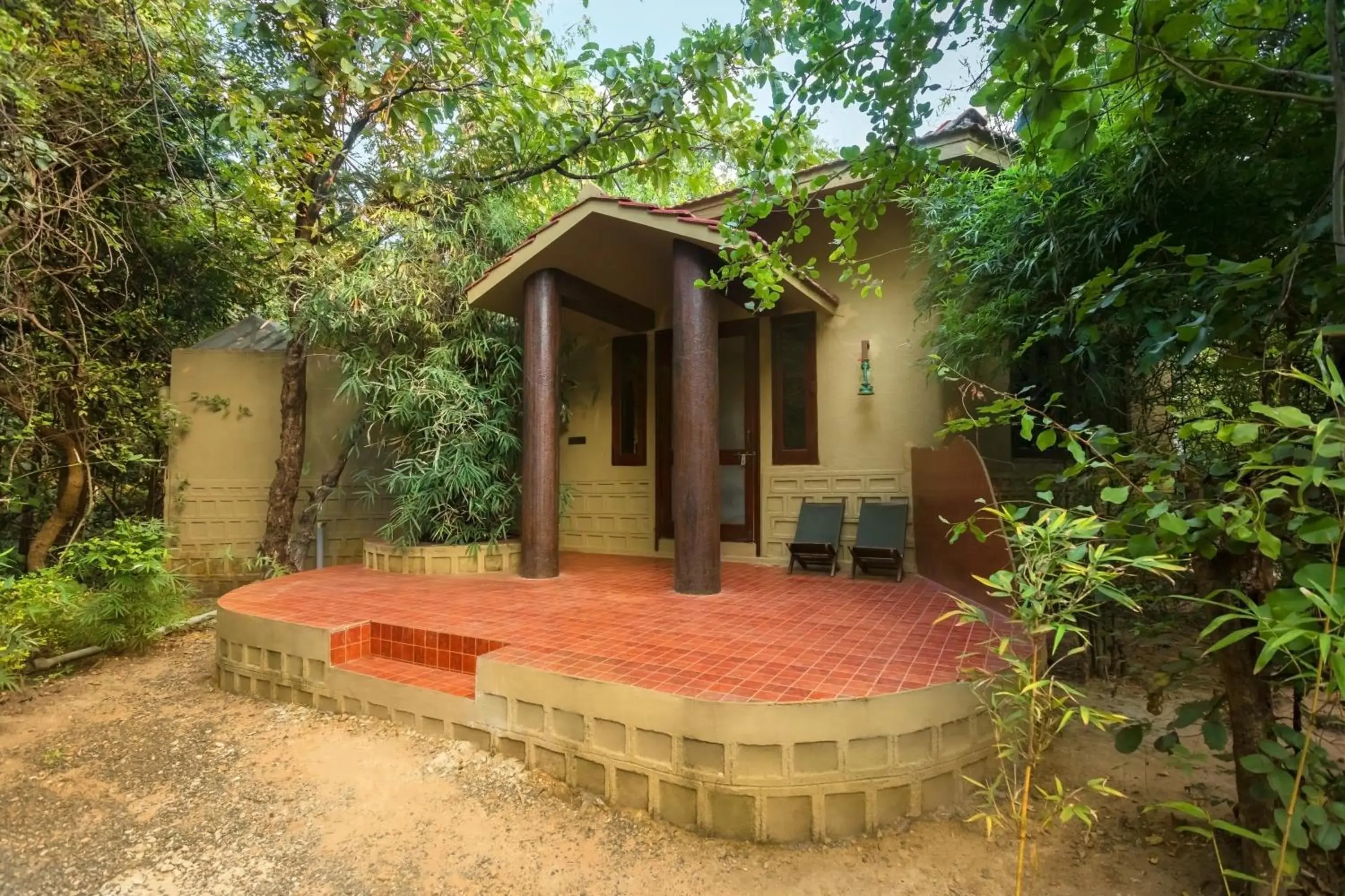 Garden view in Pench Jungle Camp Garden view in Pench Jungle Camp