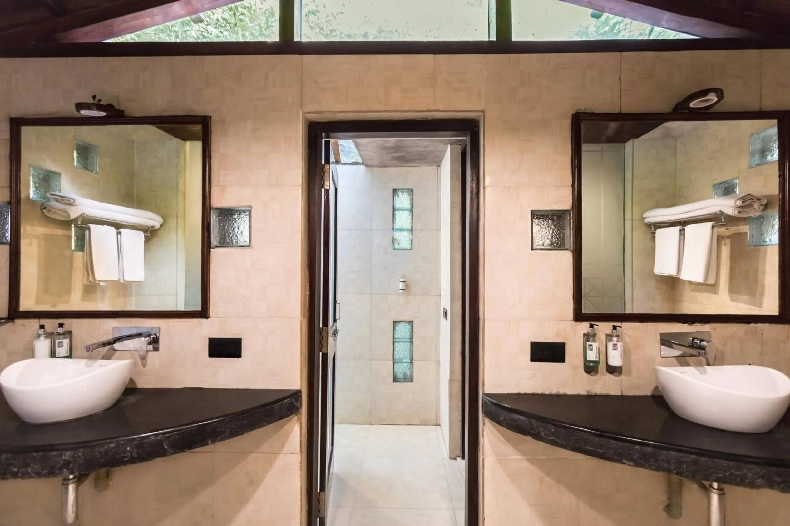 Bathroom in Pench Jungle Camp