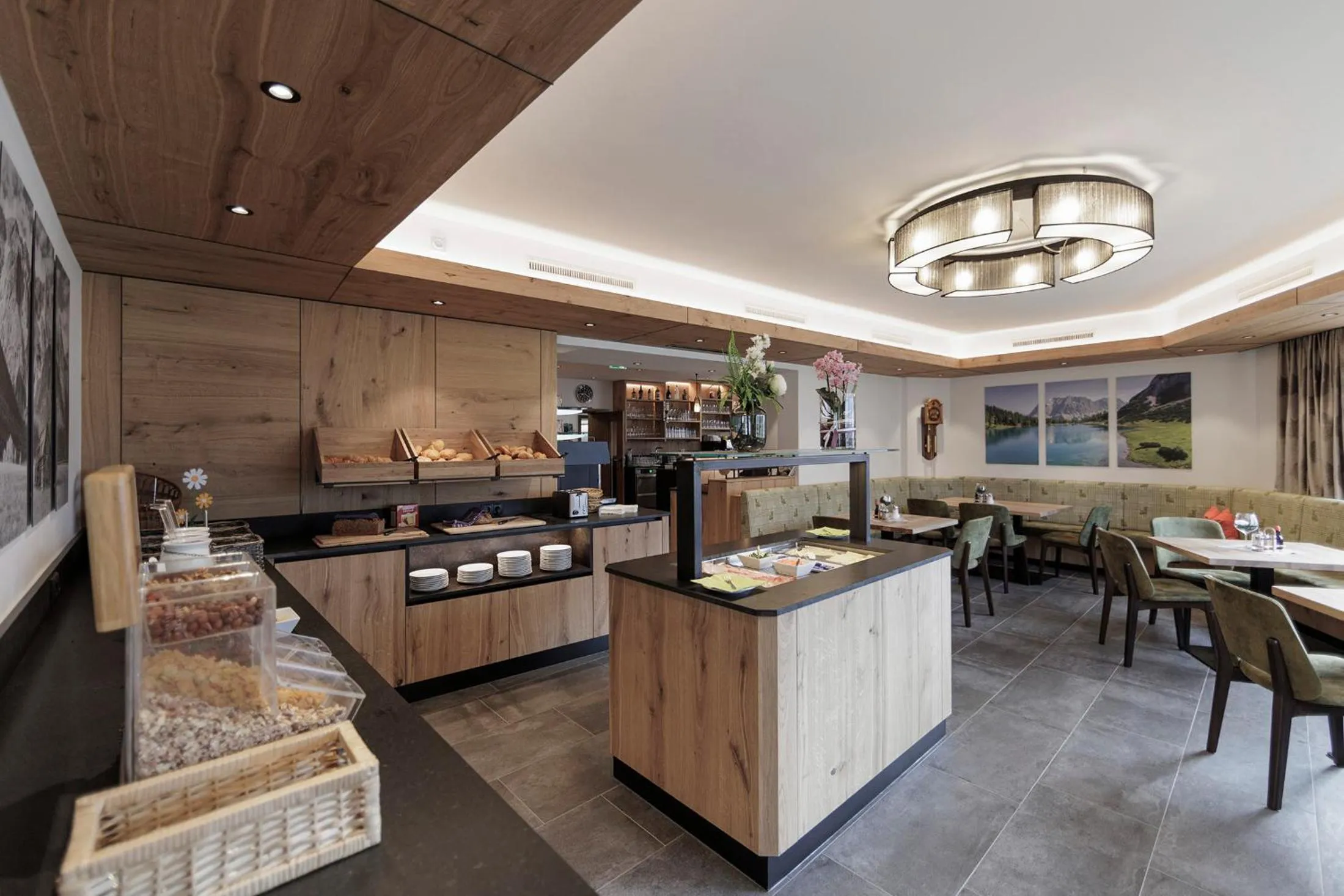 Restaurant/places to eat in Hotel Neuwirt