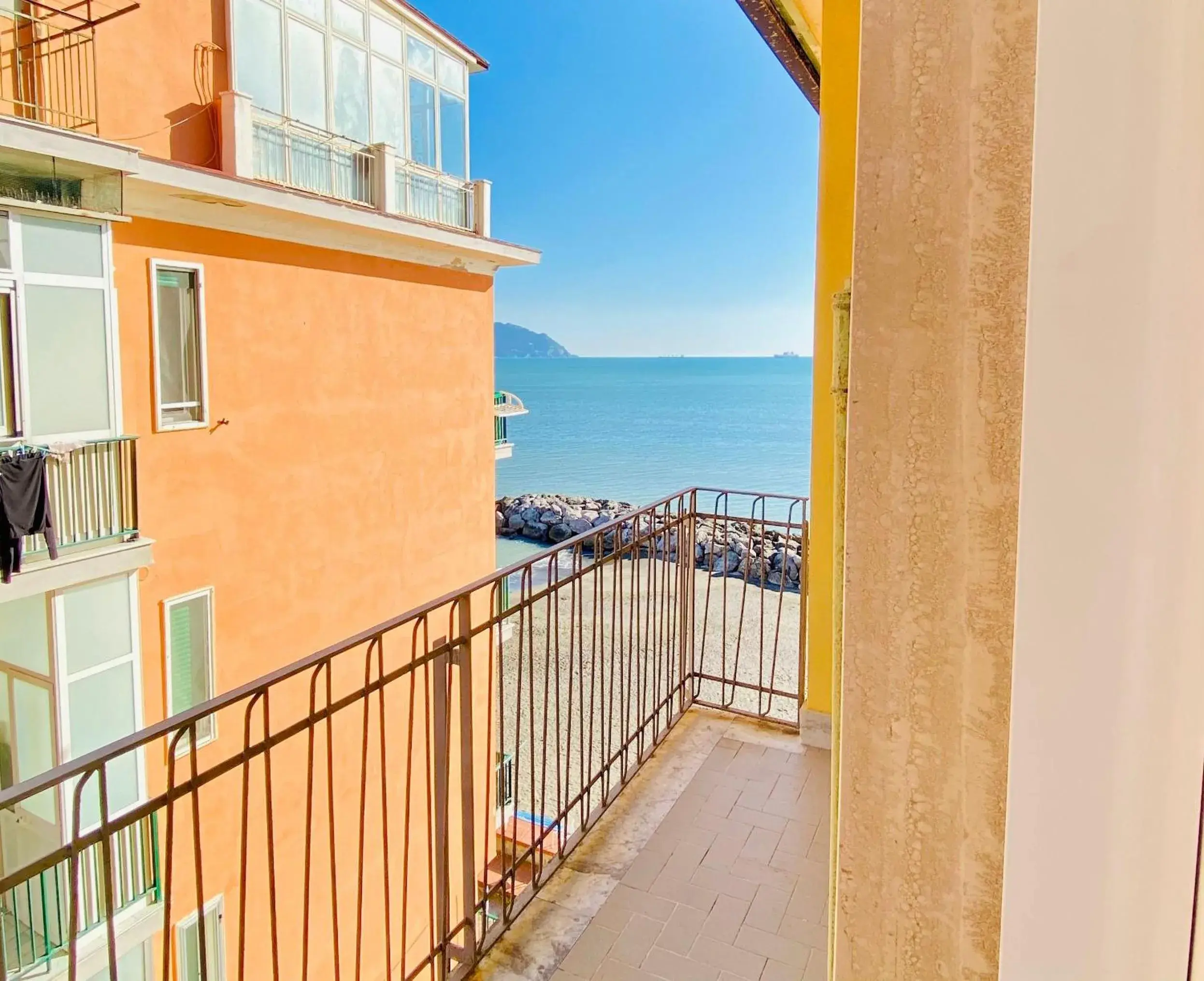 GuestHost - Cosy Flat with Sea View Balcony GuestHost - Cosy Flat with Sea View Balcony