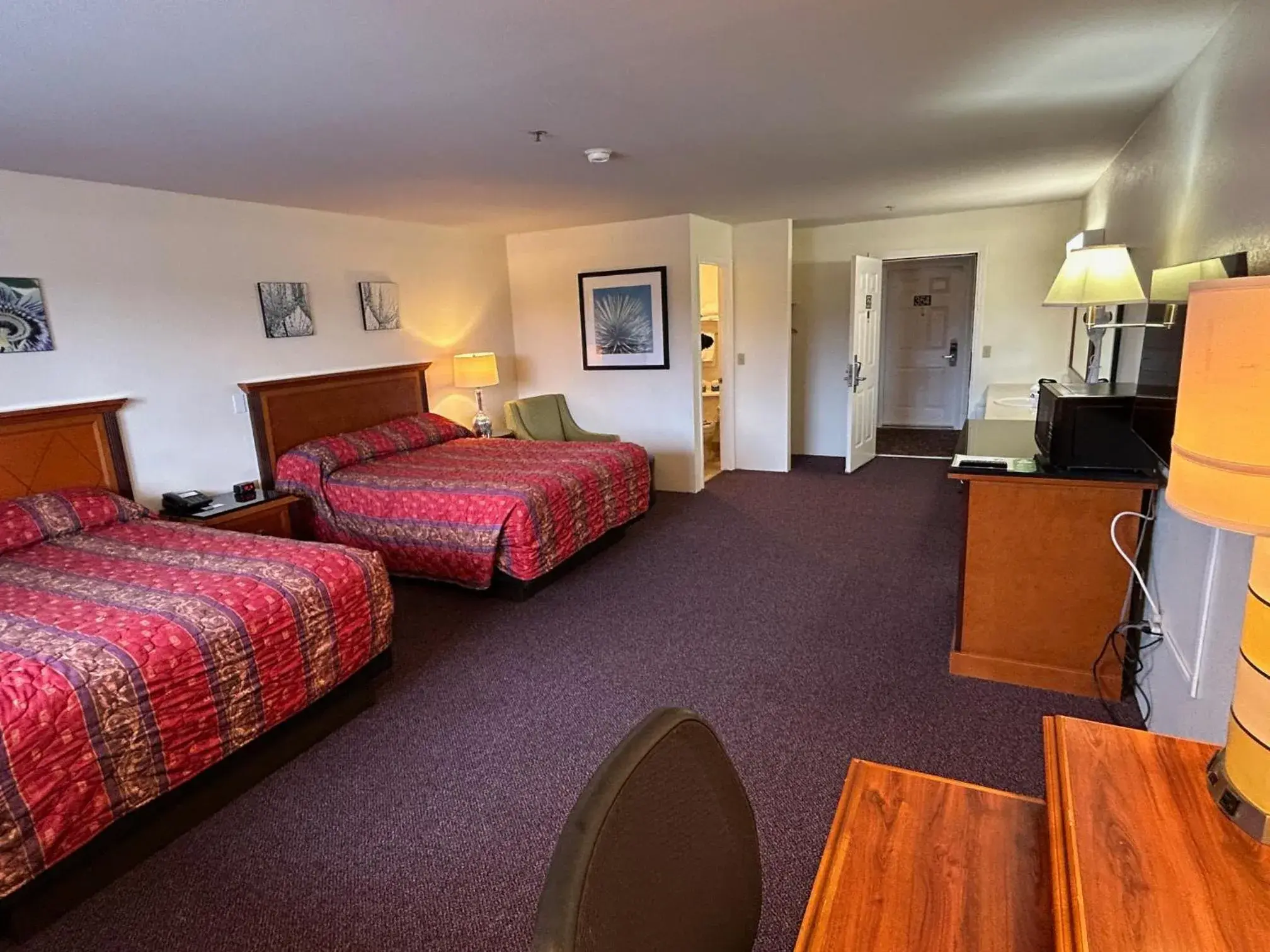 Bed in Bayview Inn Bed in Bayview Inn