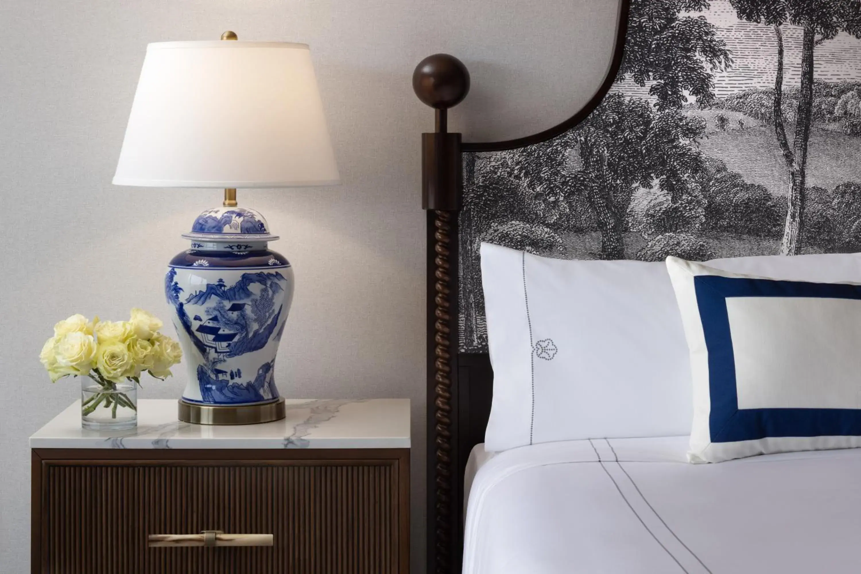 Bed in Omni Charlottesville Hotel Bed in Omni Charlottesville Hotel