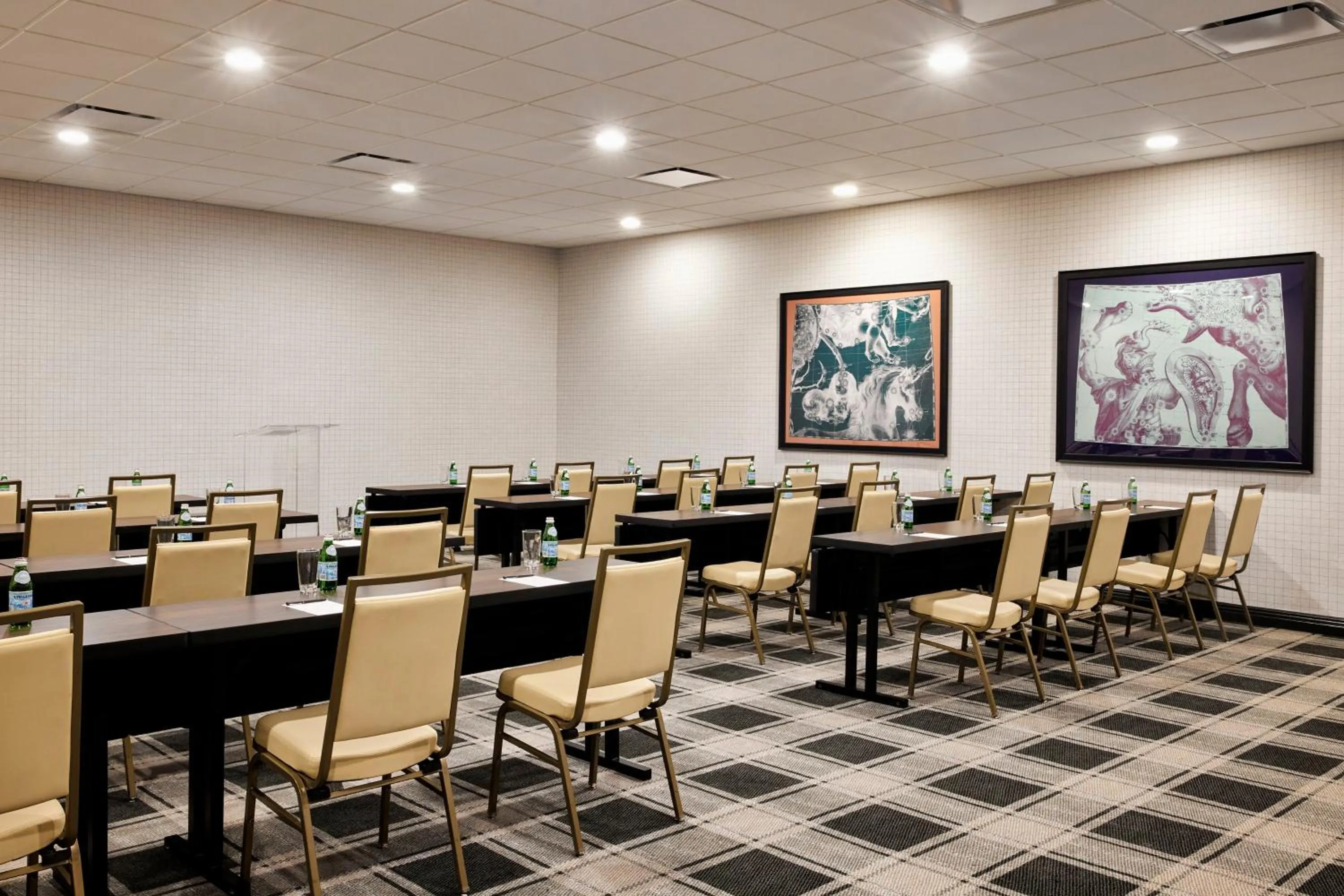 Meeting/conference room in Omni Charlottesville Hotel