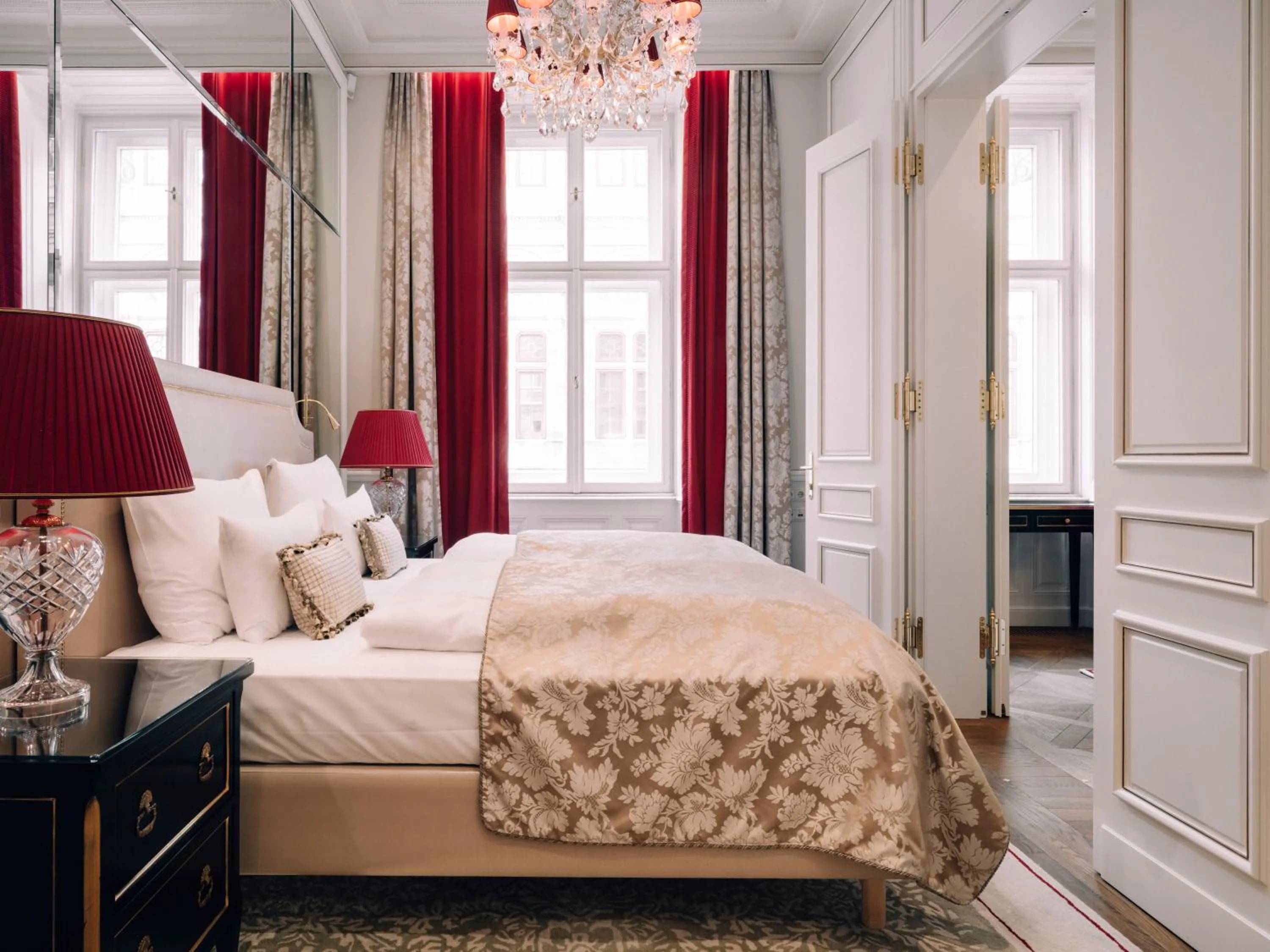 Bedroom, Bed in Hotel Sacher Wien