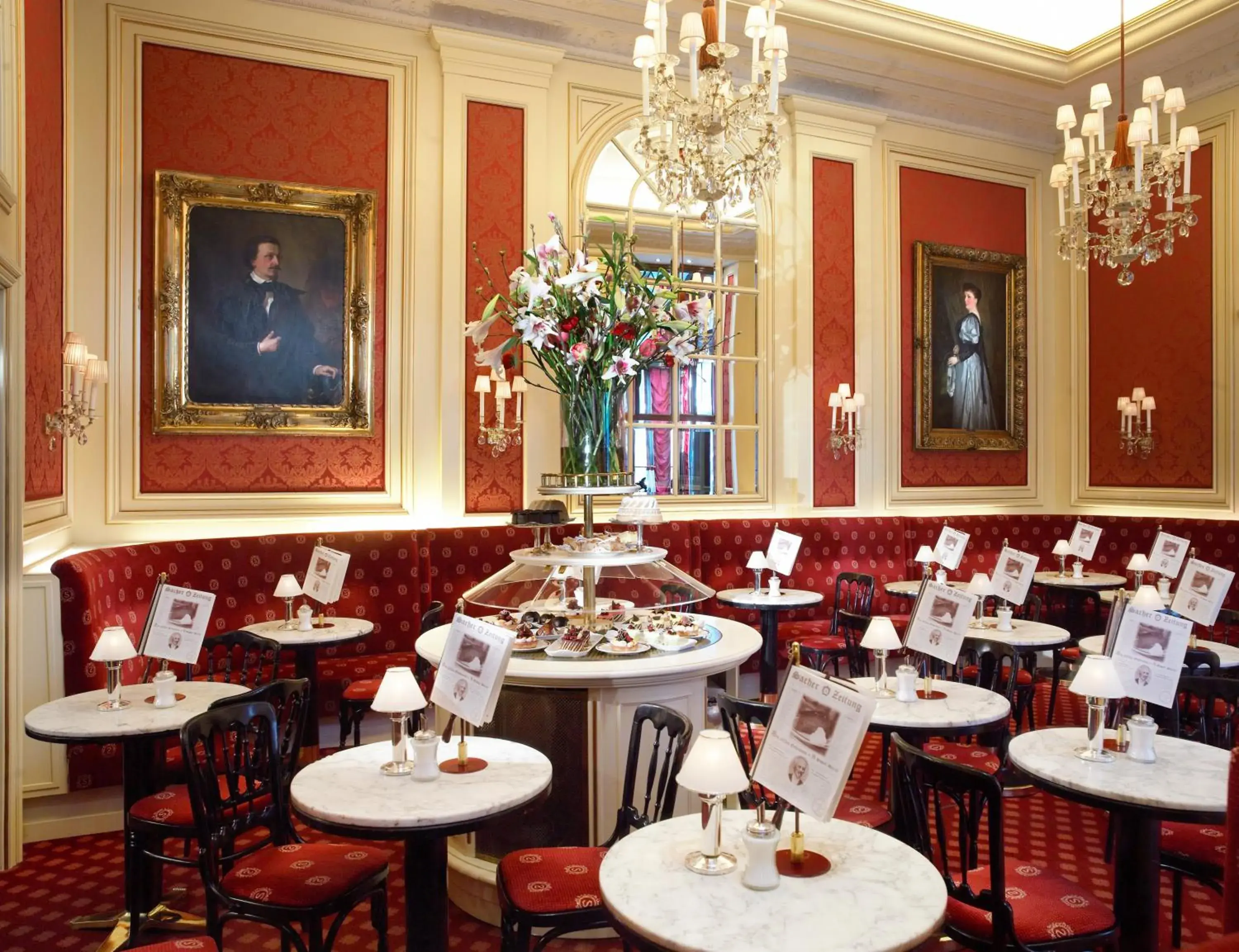 Lounge or bar in Hotel Sacher Wien Lounge or bar in Hotel Sacher Wien