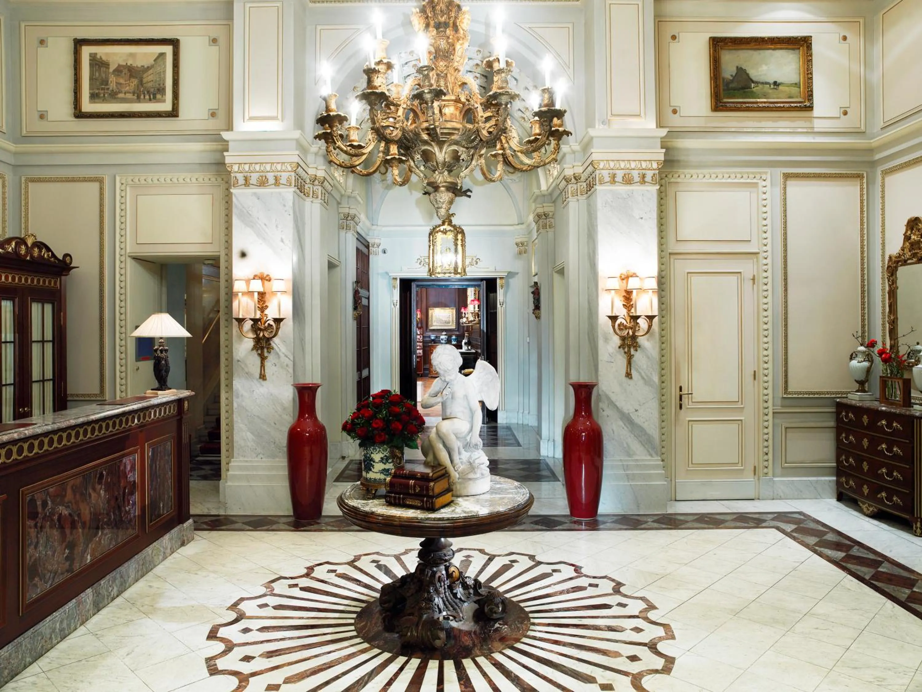 Lobby or reception in Hotel Sacher Wien