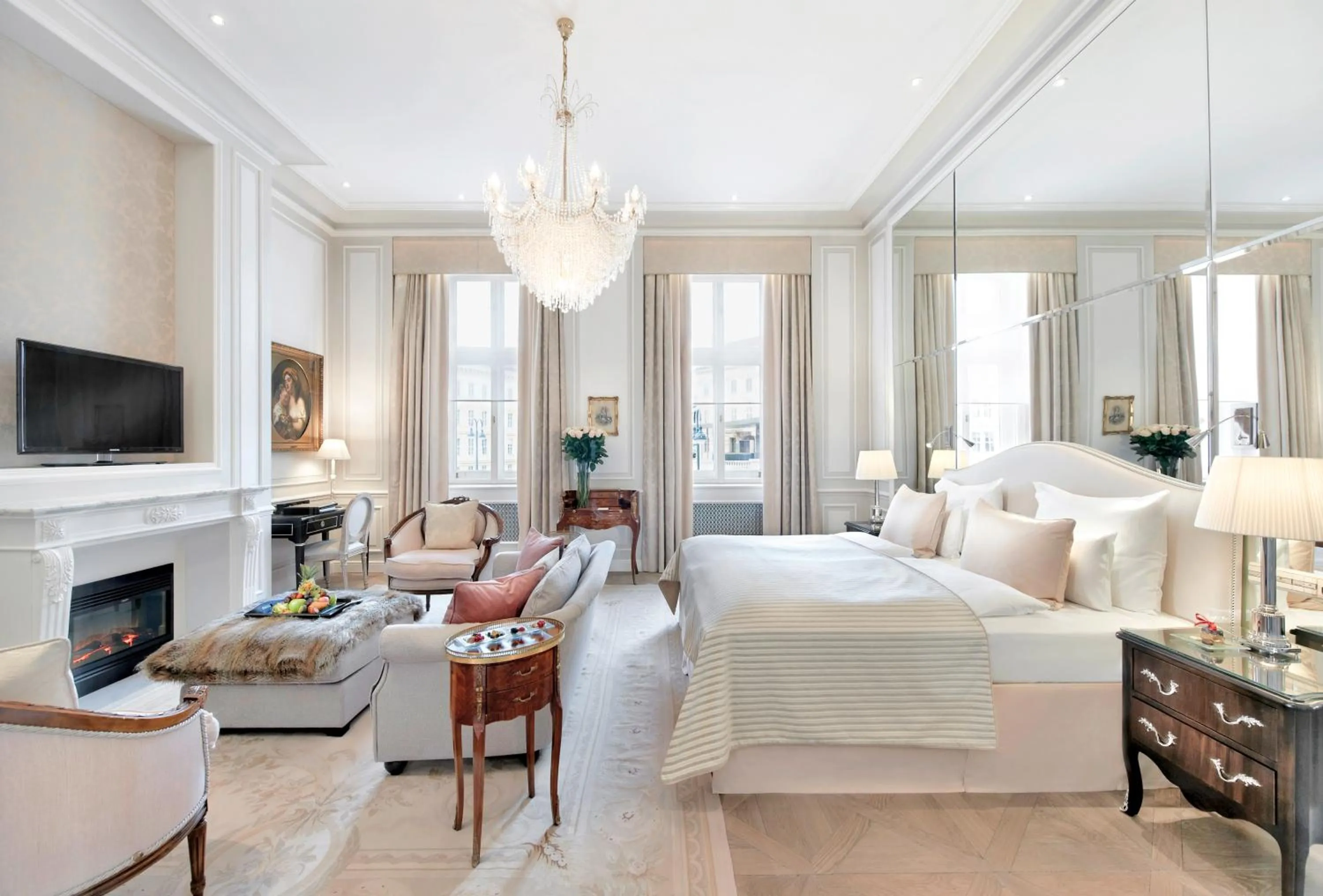 TV and multimedia, Bed in Hotel Sacher Wien