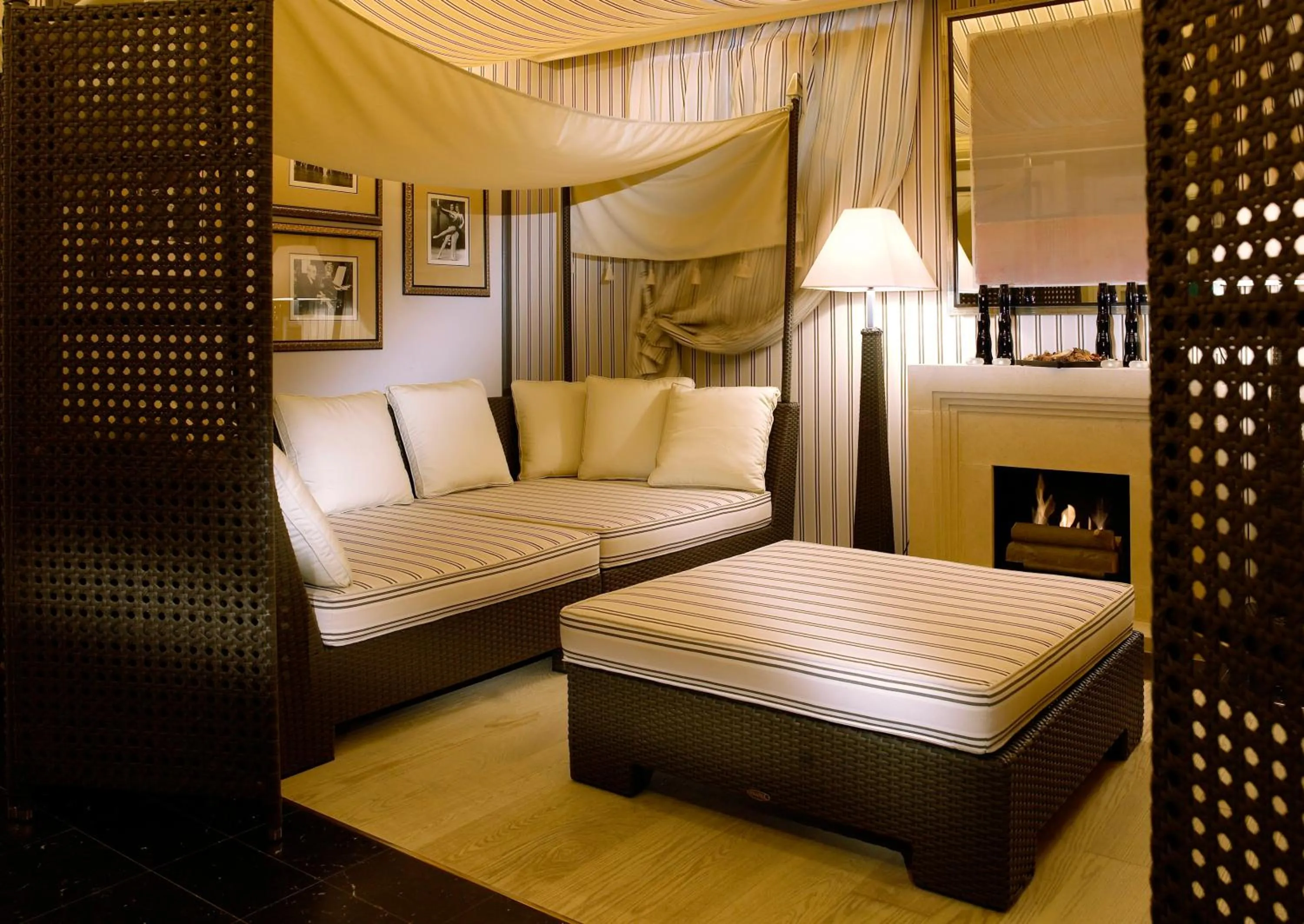 Living room, Bed in Hotel Sacher Wien