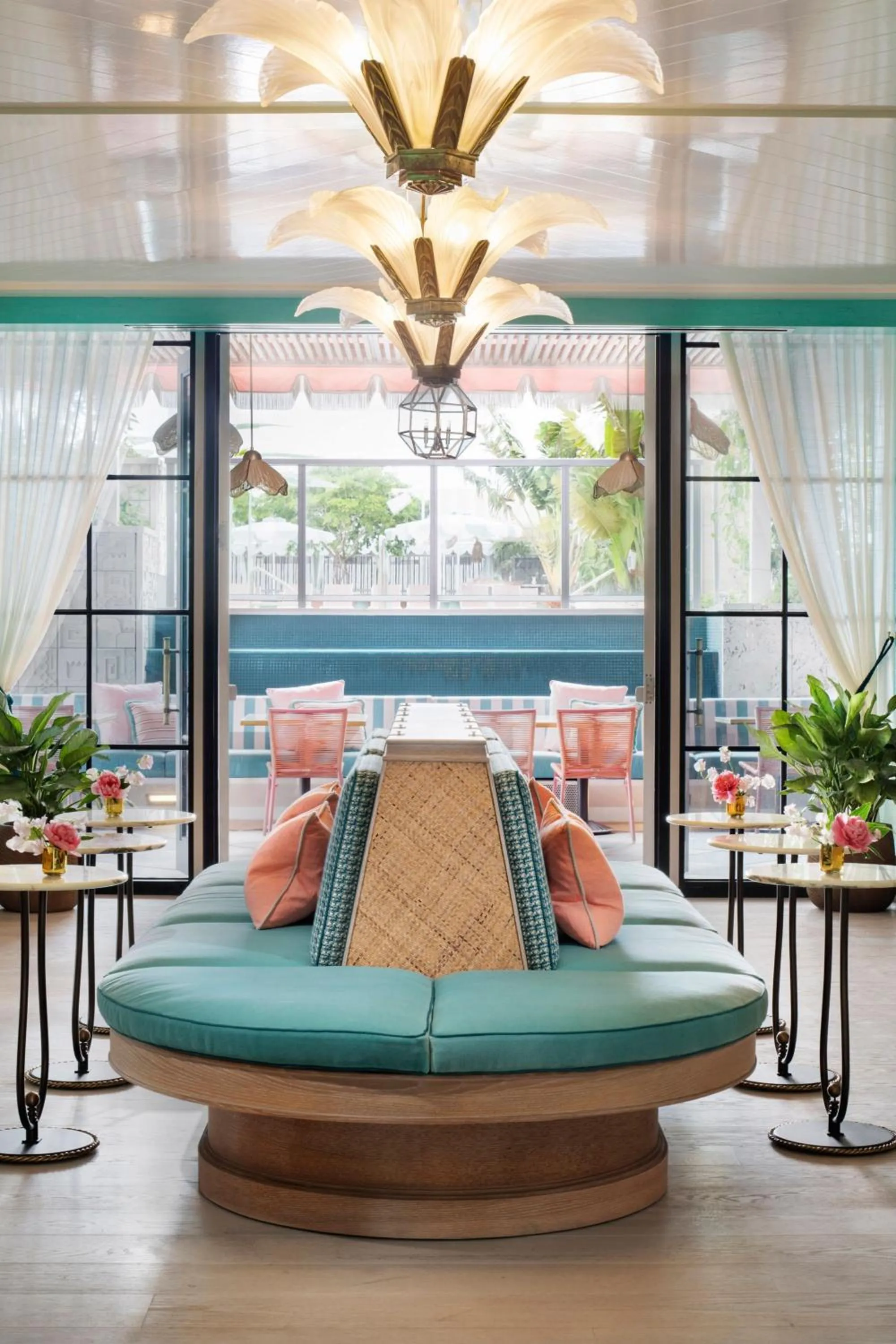 Lounge or bar in The Goodtime Hotel, Miami Beach a Tribute Portfolio Hotel