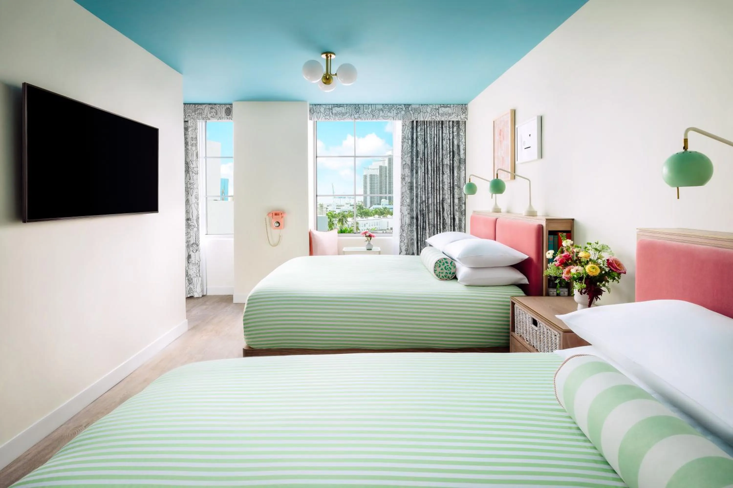 Bed in The Goodtime Hotel, Miami Beach a Tribute Portfolio Hotel