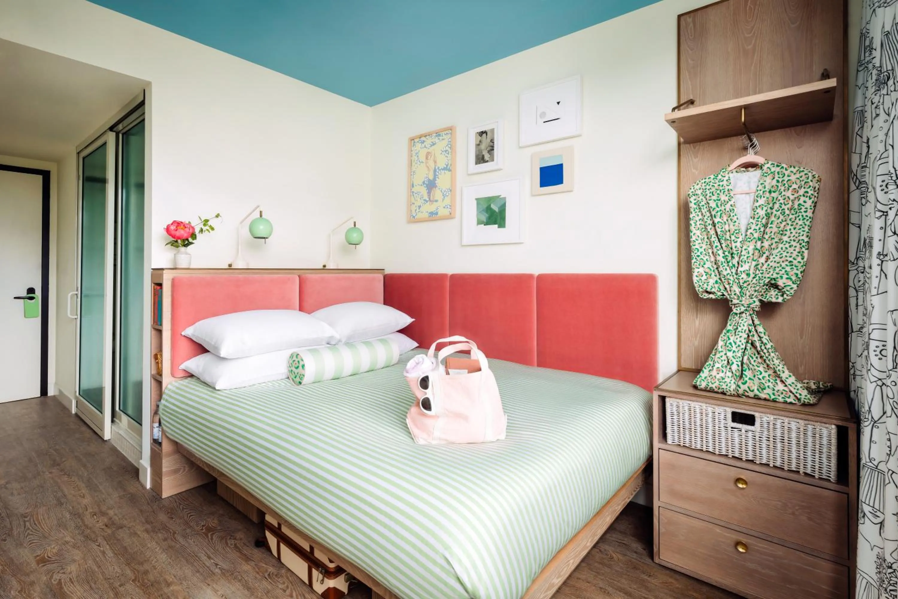 Bed in The Goodtime Hotel, Miami Beach a Tribute Portfolio Hotel