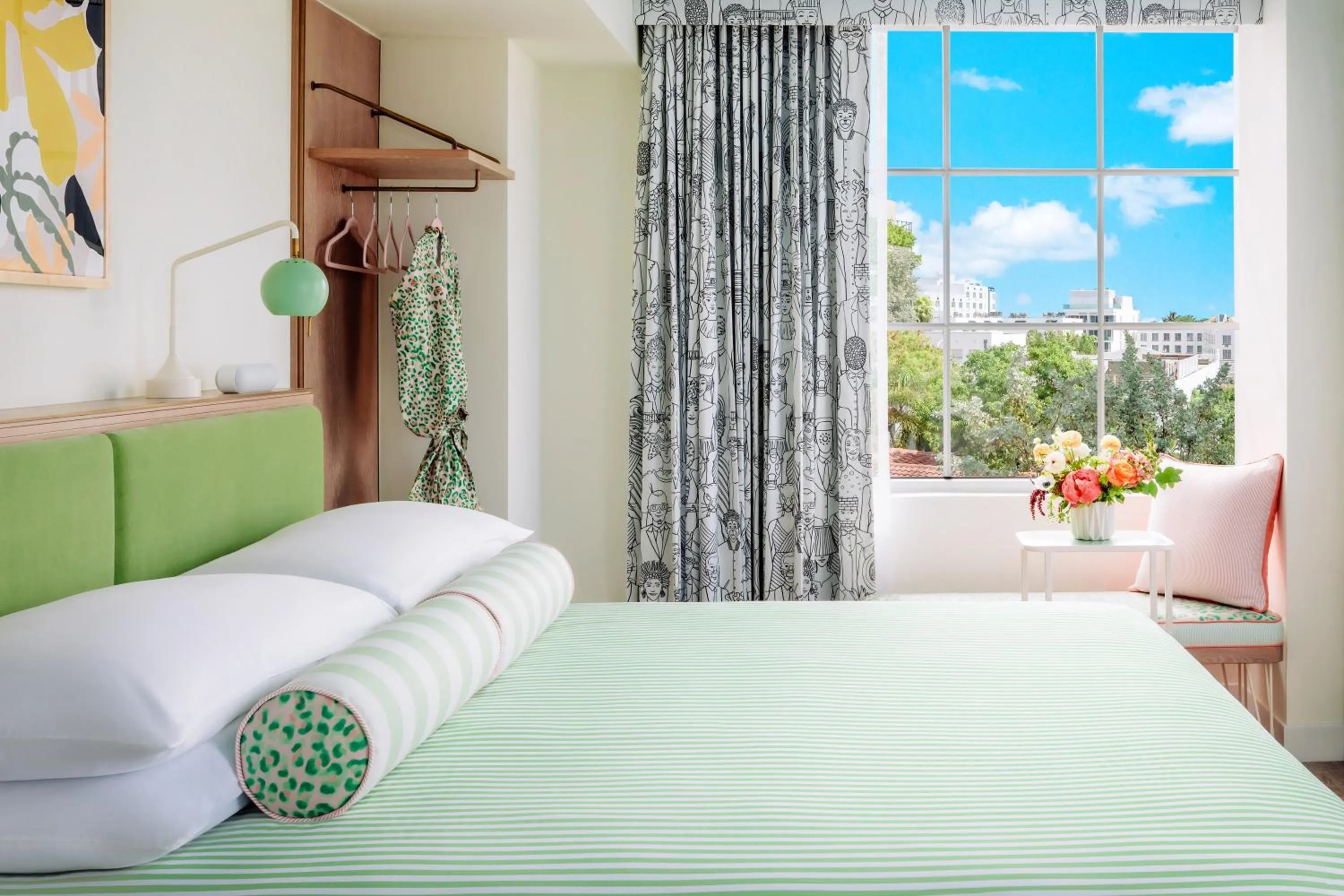 Bed in The Goodtime Hotel, Miami Beach a Tribute Portfolio Hotel