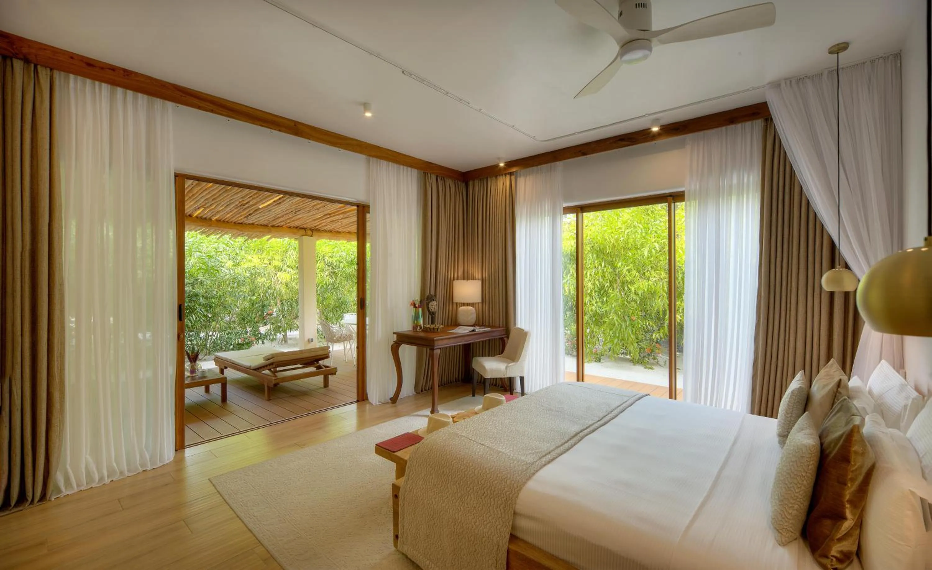 Bed in Zanzibar White Sand Luxury Villas & Spa - Relais & Chateaux