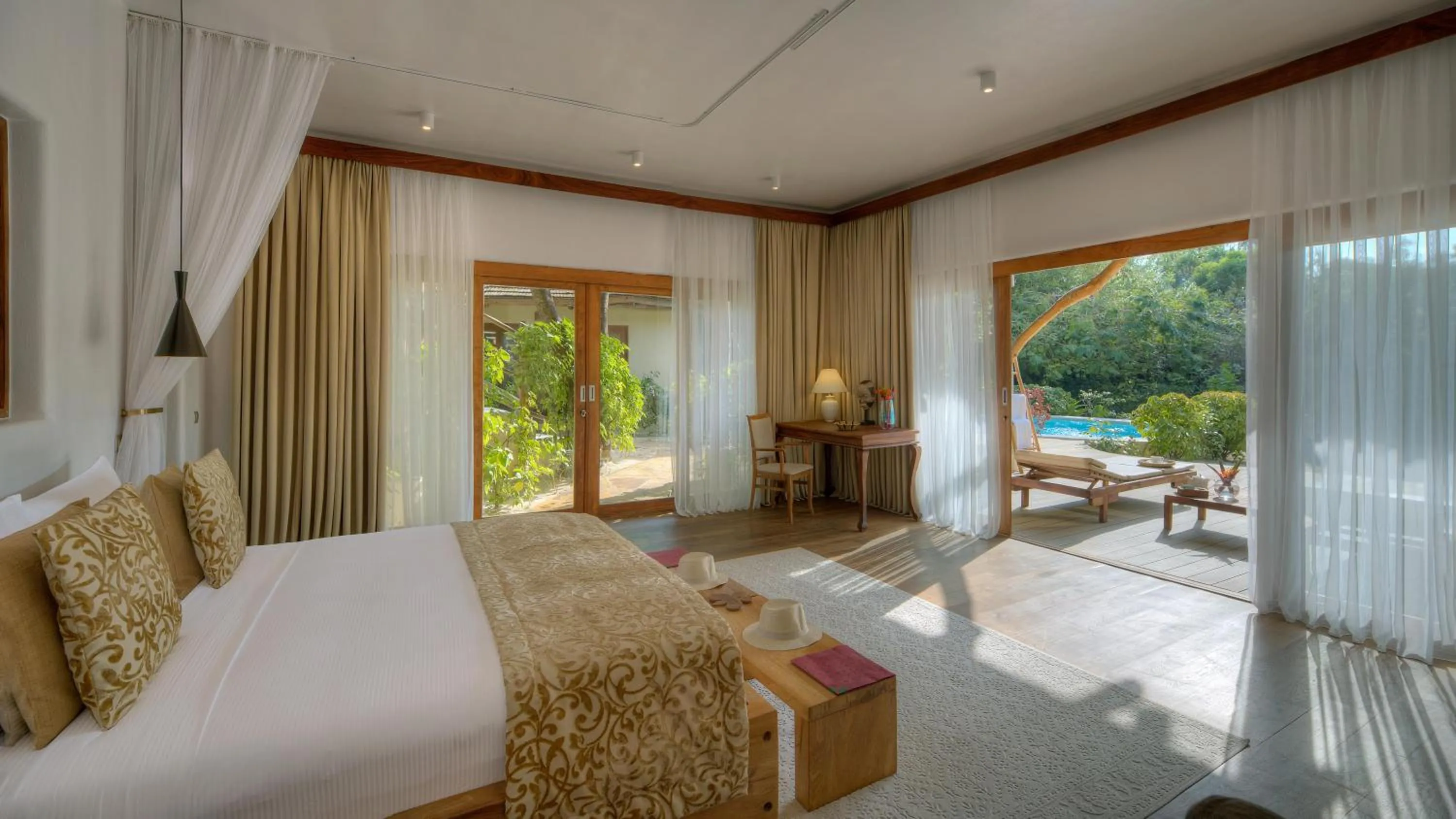 Bed in Zanzibar White Sand Luxury Villas & Spa - Relais & Chateaux