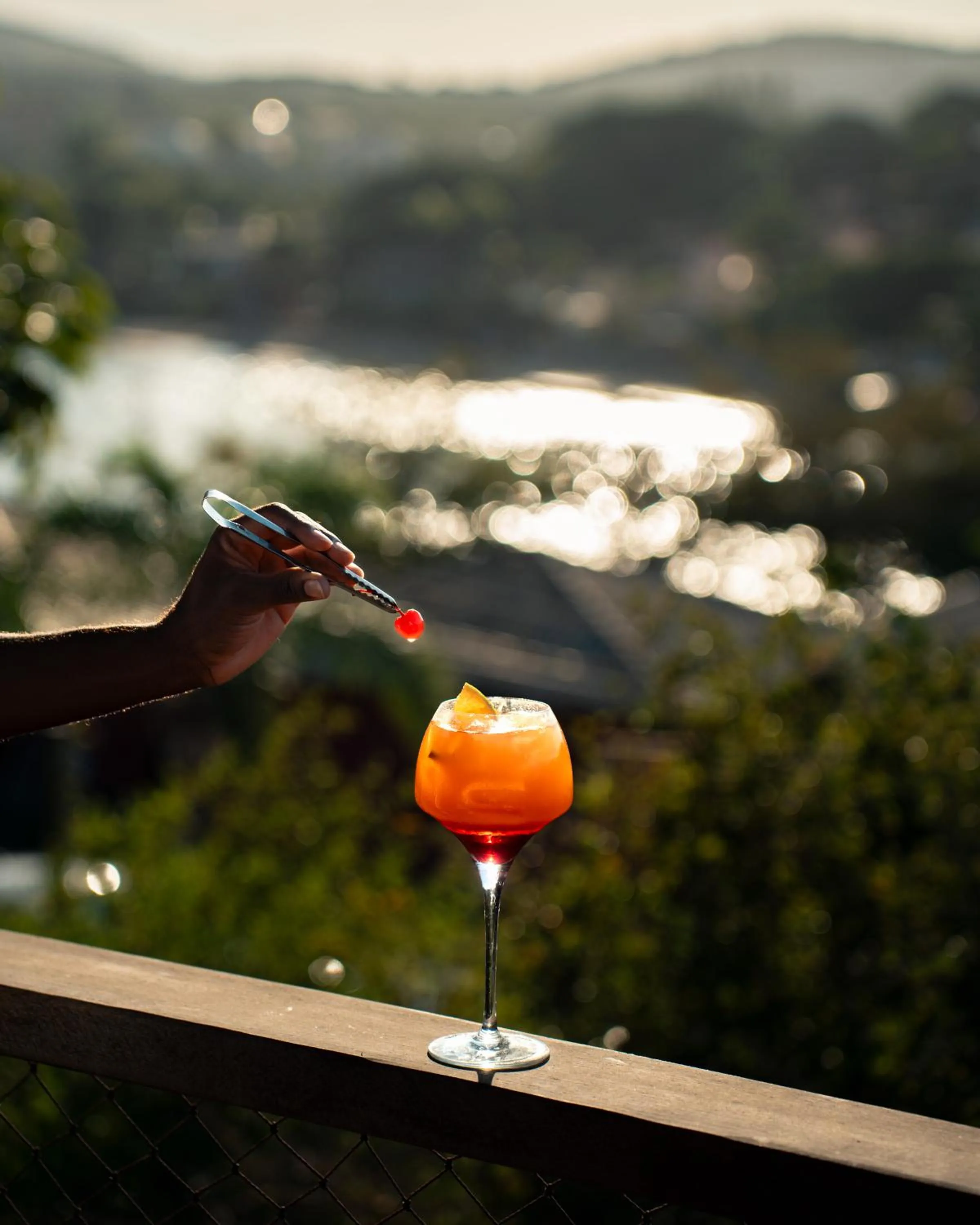 Restaurant/places to eat in Jubarte Hotel by Insólito