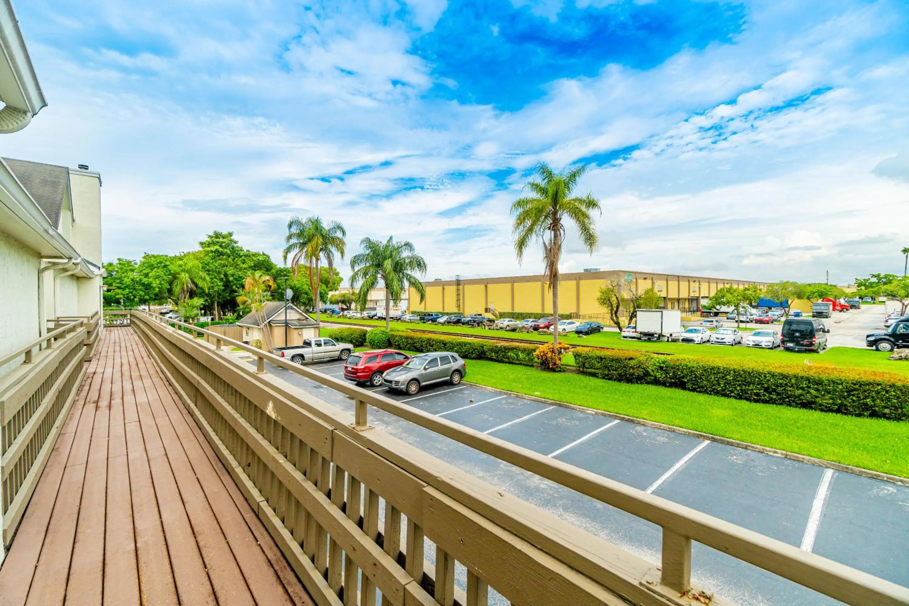 Neighbourhood in Doral Inn & Suites Miami Airport West