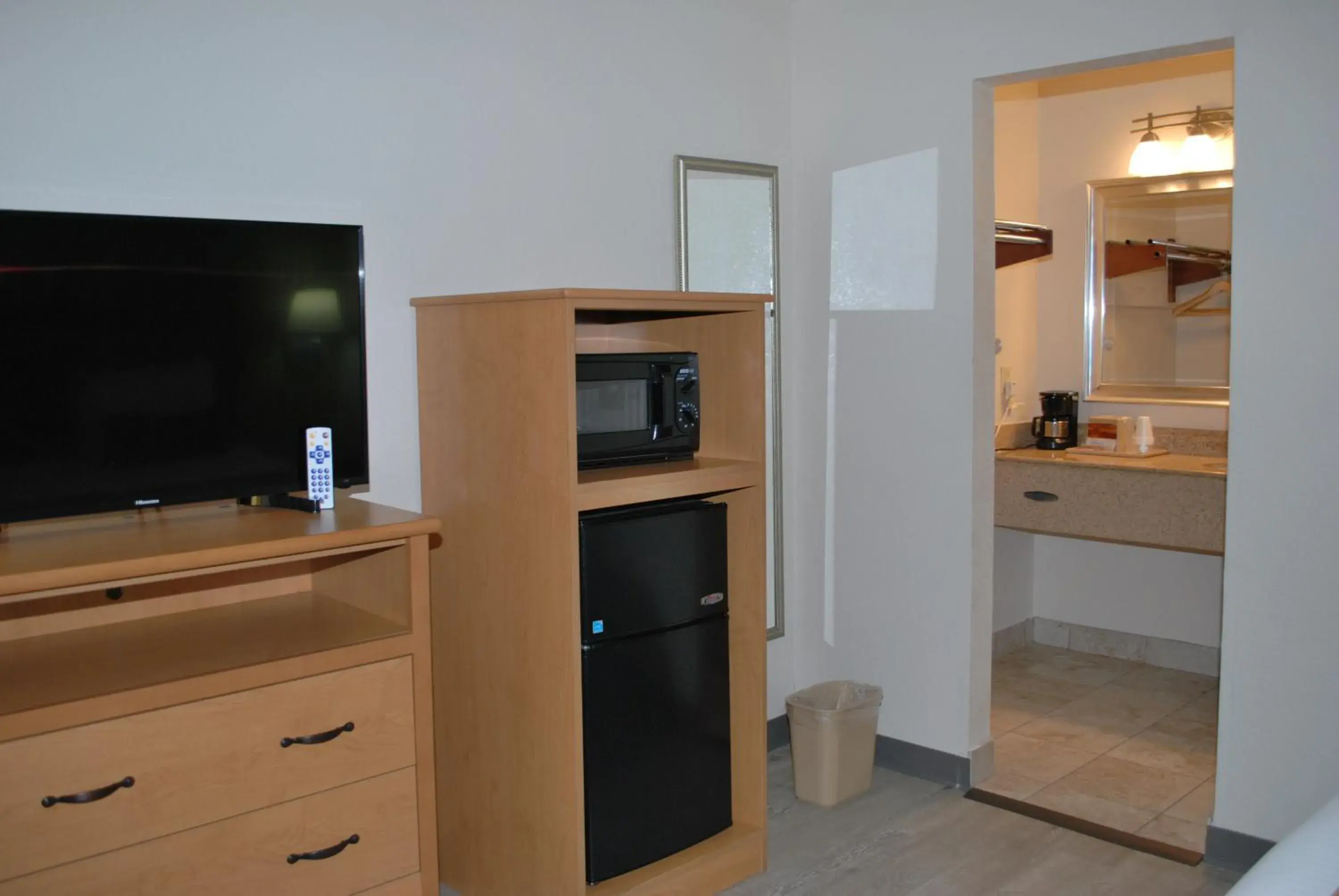 King Suite in Scottish Inns King Suite in Scottish Inns