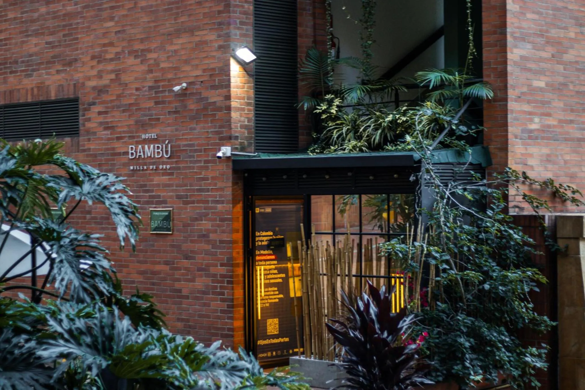 Property building in Hotel Bambu Milla De Oro