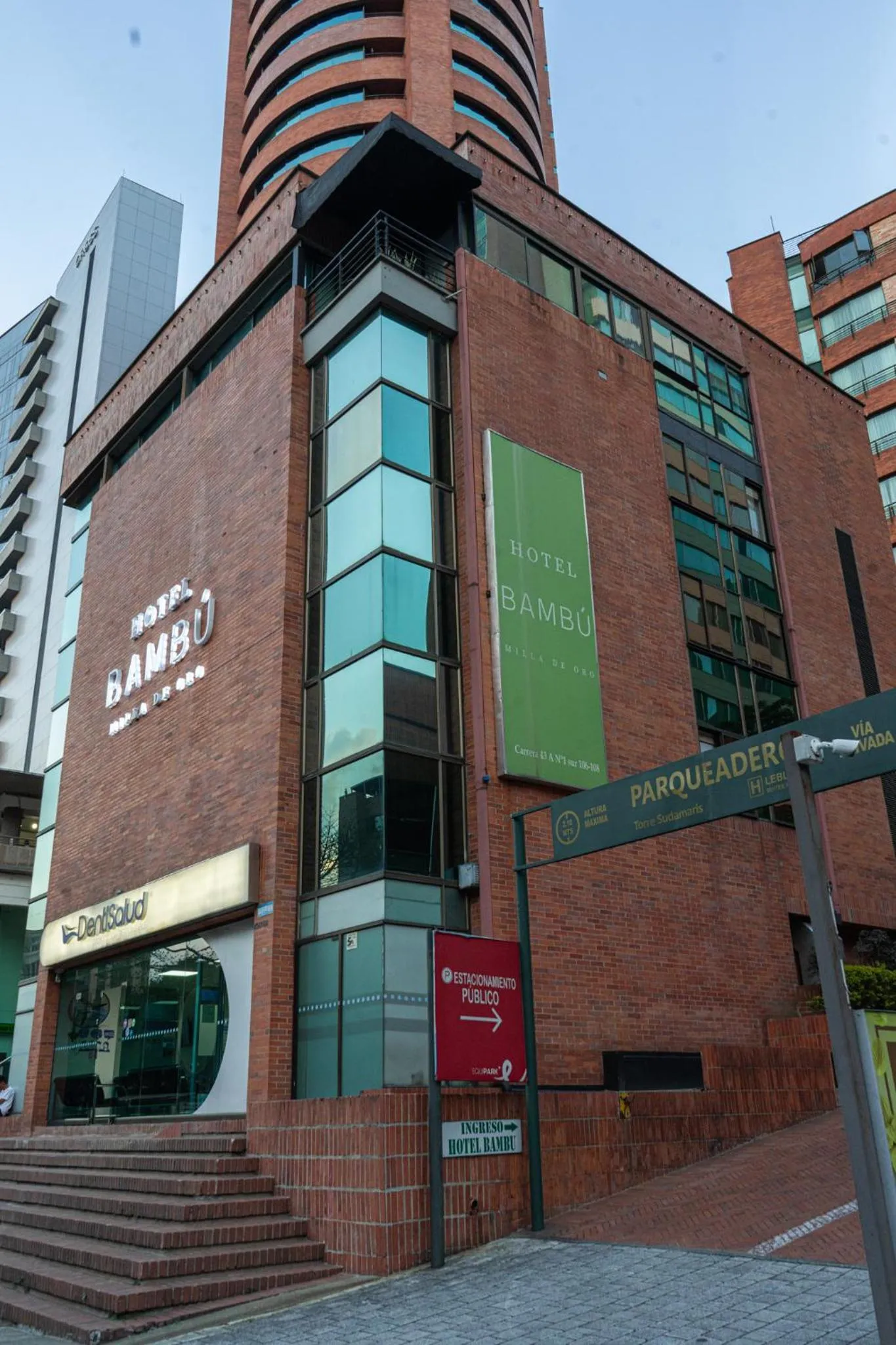 Property building in Hotel Bambu Milla De Oro