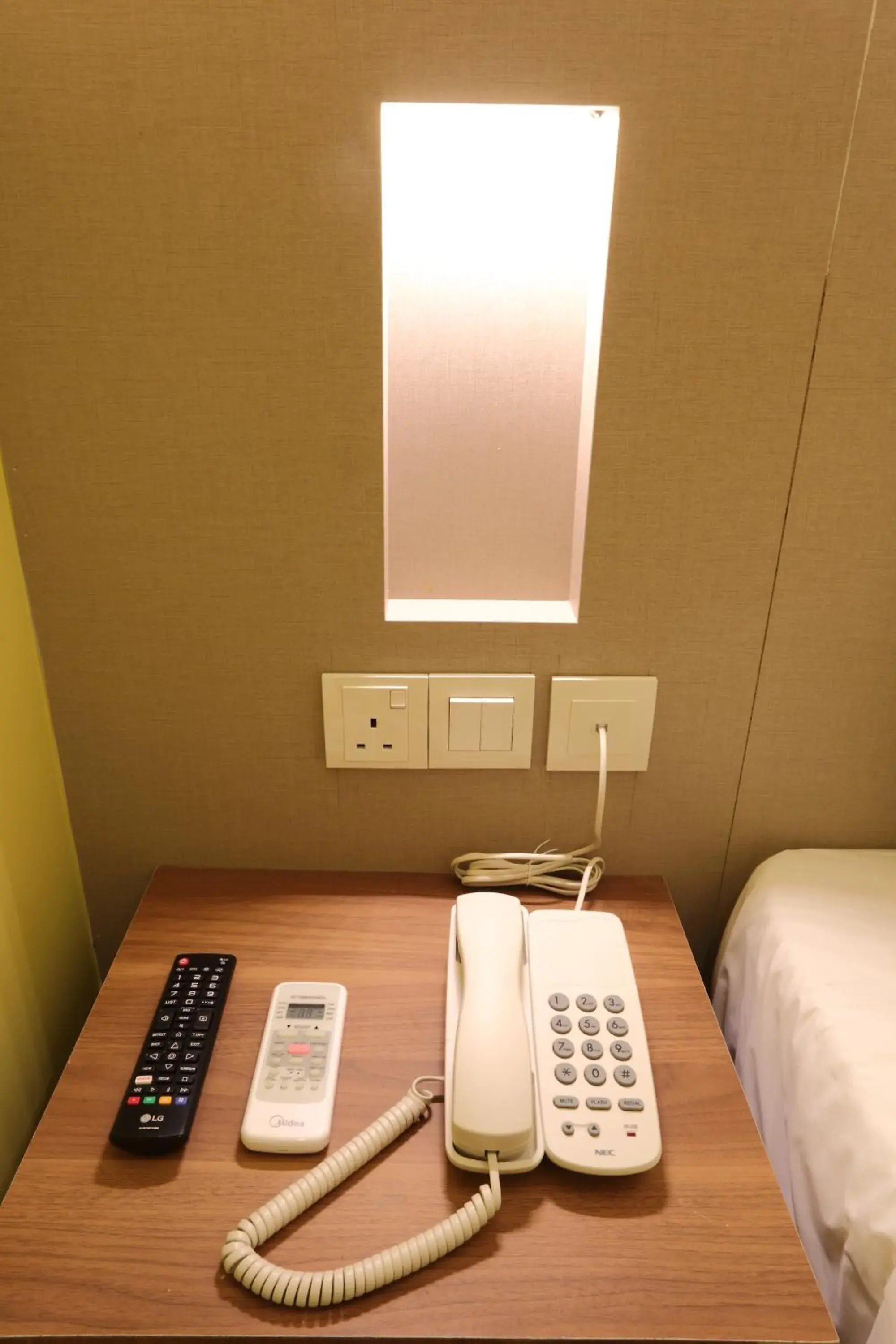 hair dresser in YEE HOTEL Permas Jaya hair dresser in YEE HOTEL Permas Jaya