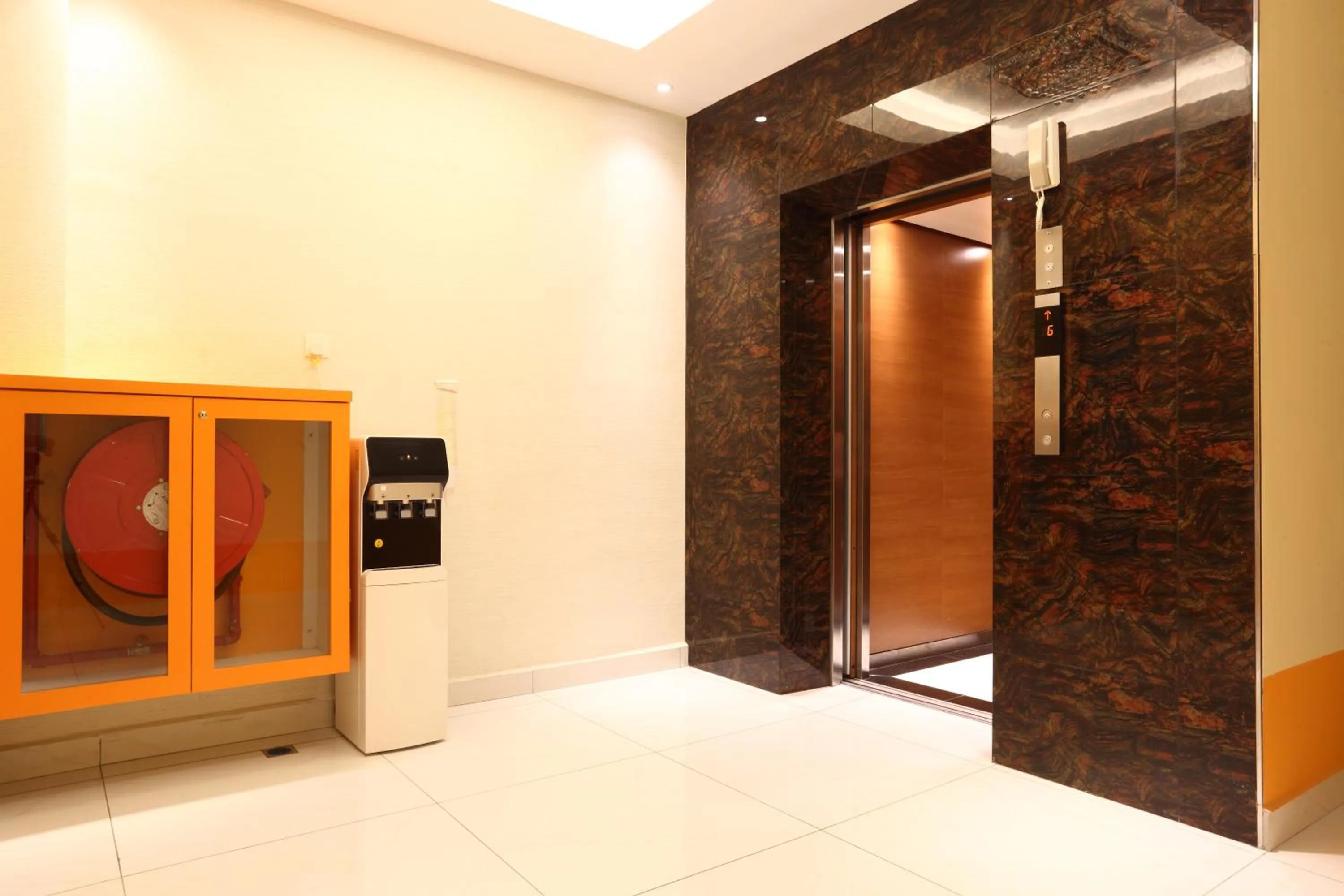 elevator in YEE HOTEL Permas Jaya