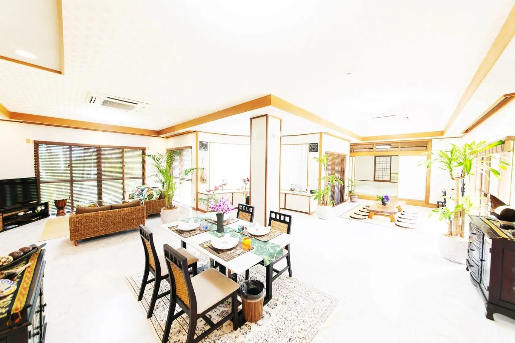 Dining area in Palm Villa Ishigakijima yugafu