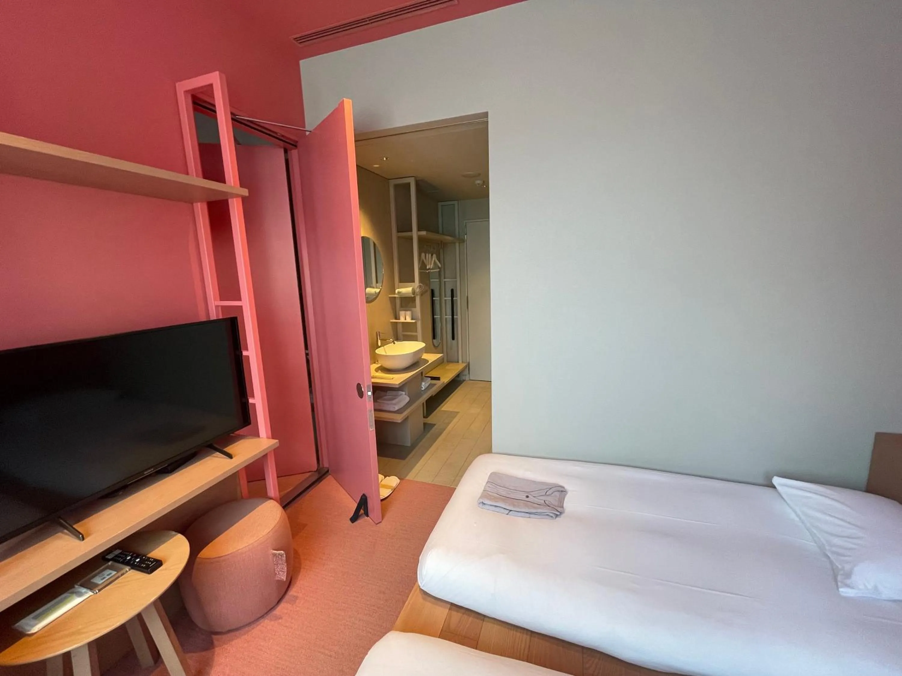 Bed in toggle hotel suidobashi TOKYO