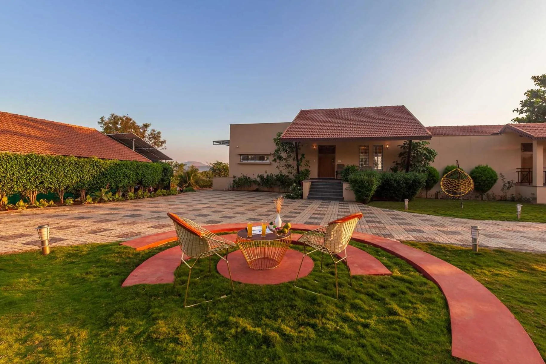 Villa in Luna Villa by StayVista - Lakeside charm with Terrace, Lush lawn & Modern decor