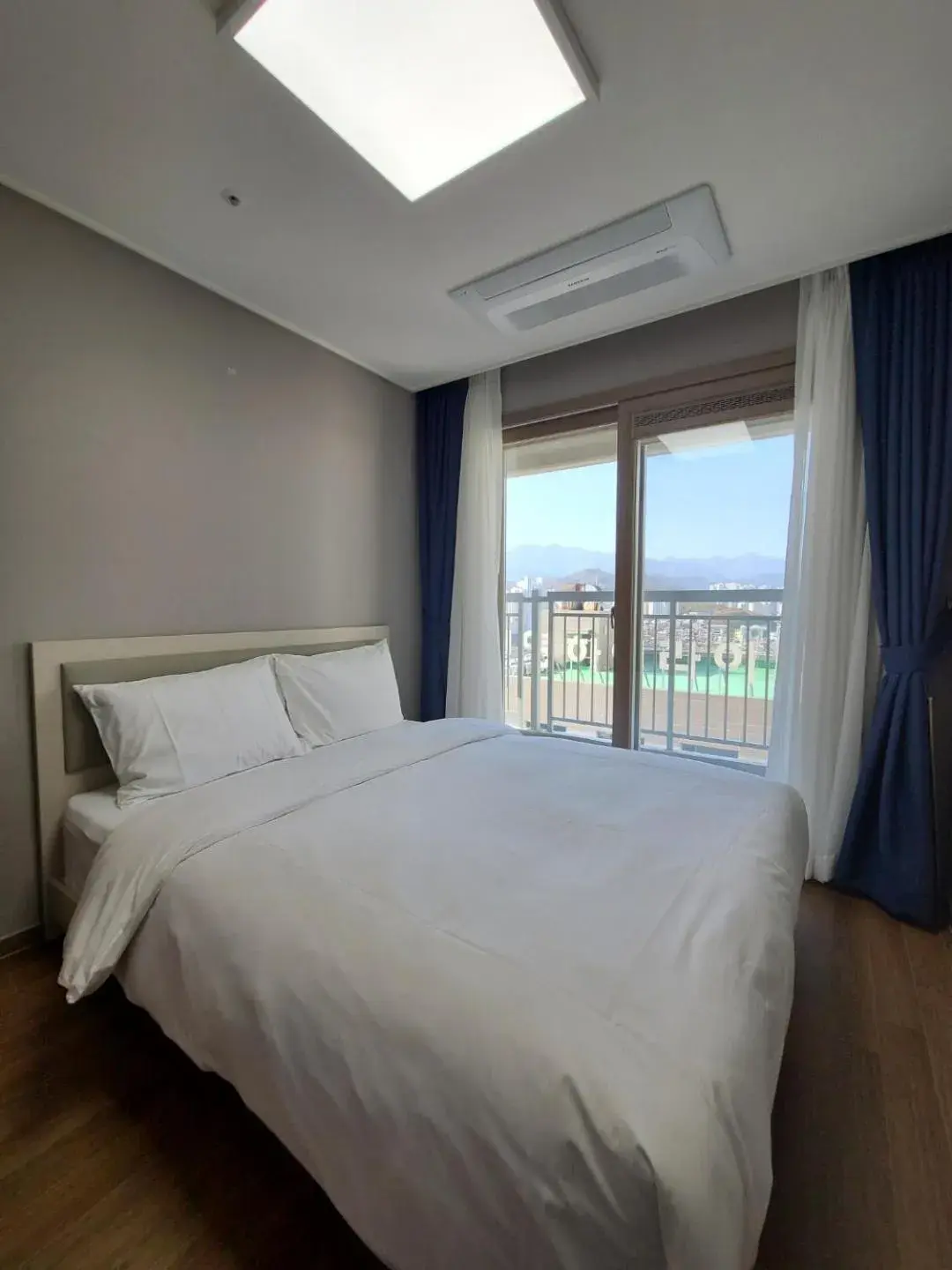 Bed in Risen Ocean Park Hotel Bed in Risen Ocean Park Hotel