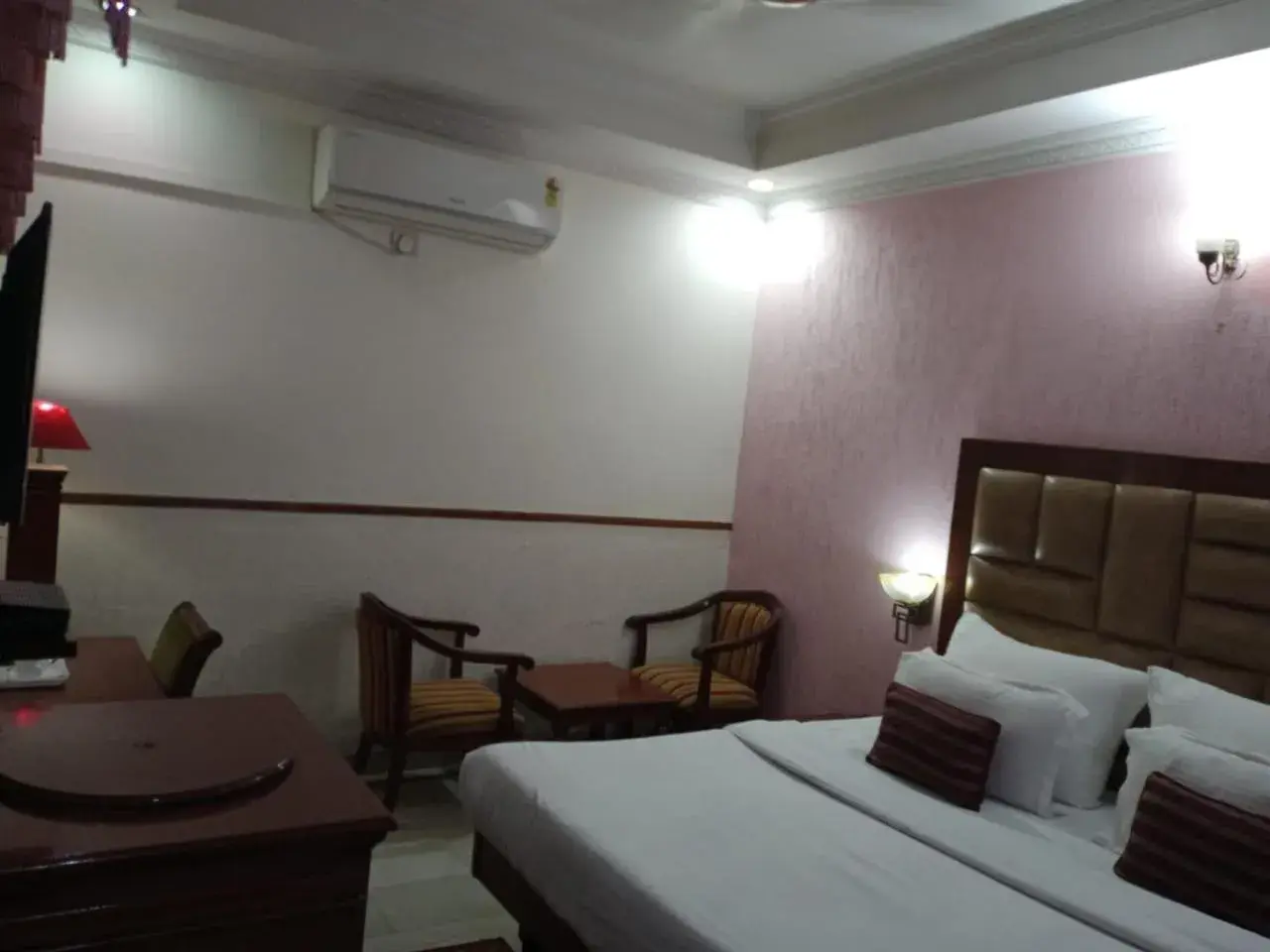 Bed in HOTEL CORPORATE INN Bed in HOTEL CORPORATE INN