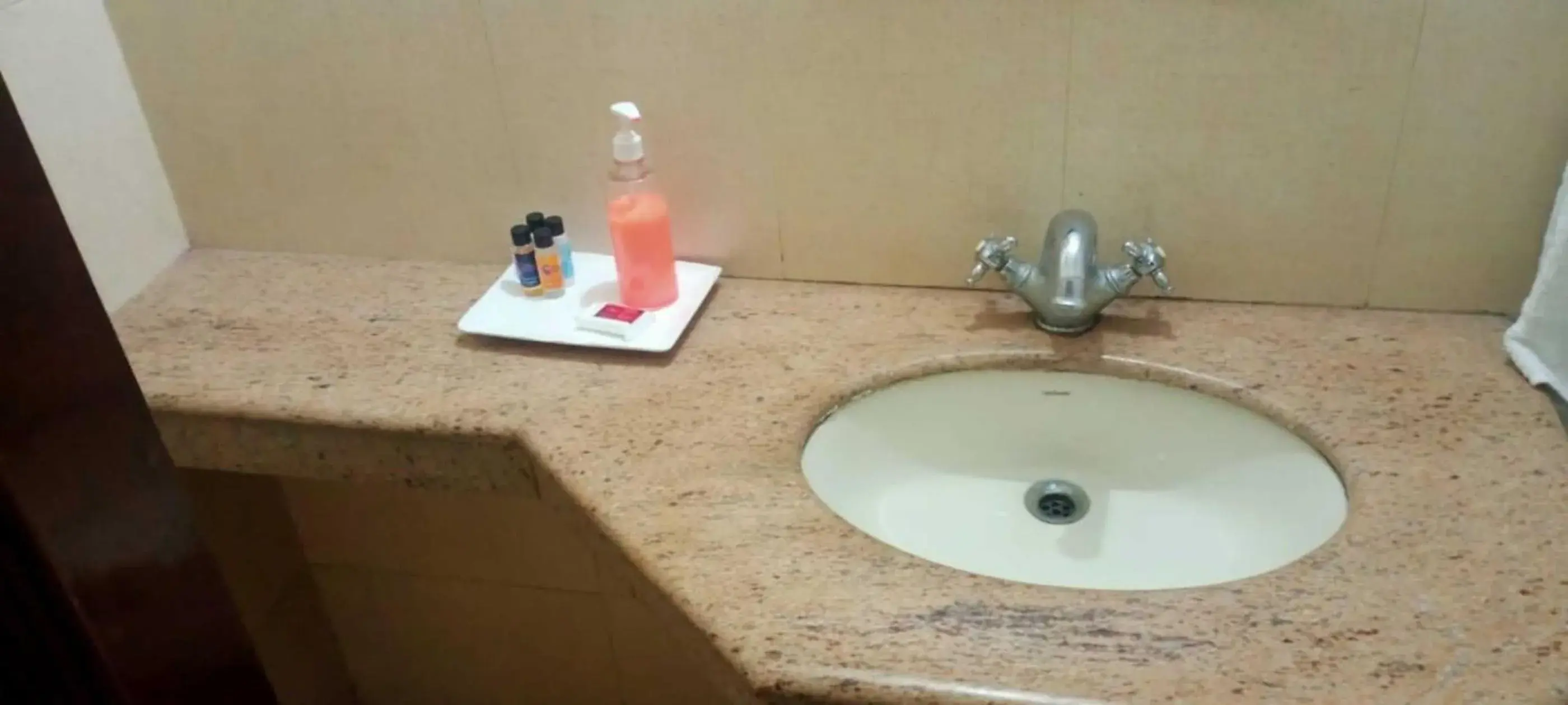 HOTEL CORPORATE INN HOTEL CORPORATE INN