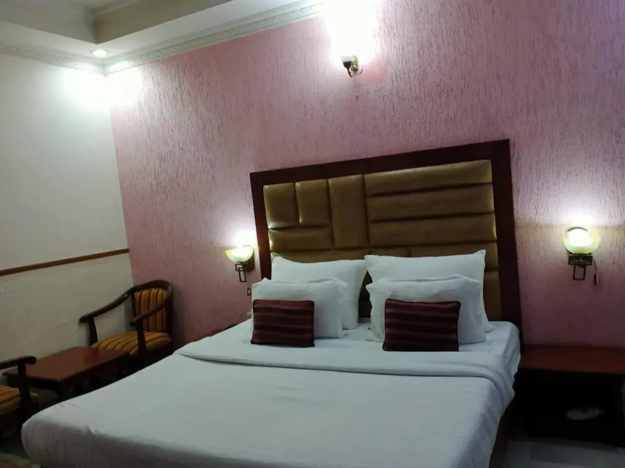 Large Single Room in HOTEL CORPORATE INN Large Single Room in HOTEL CORPORATE INN