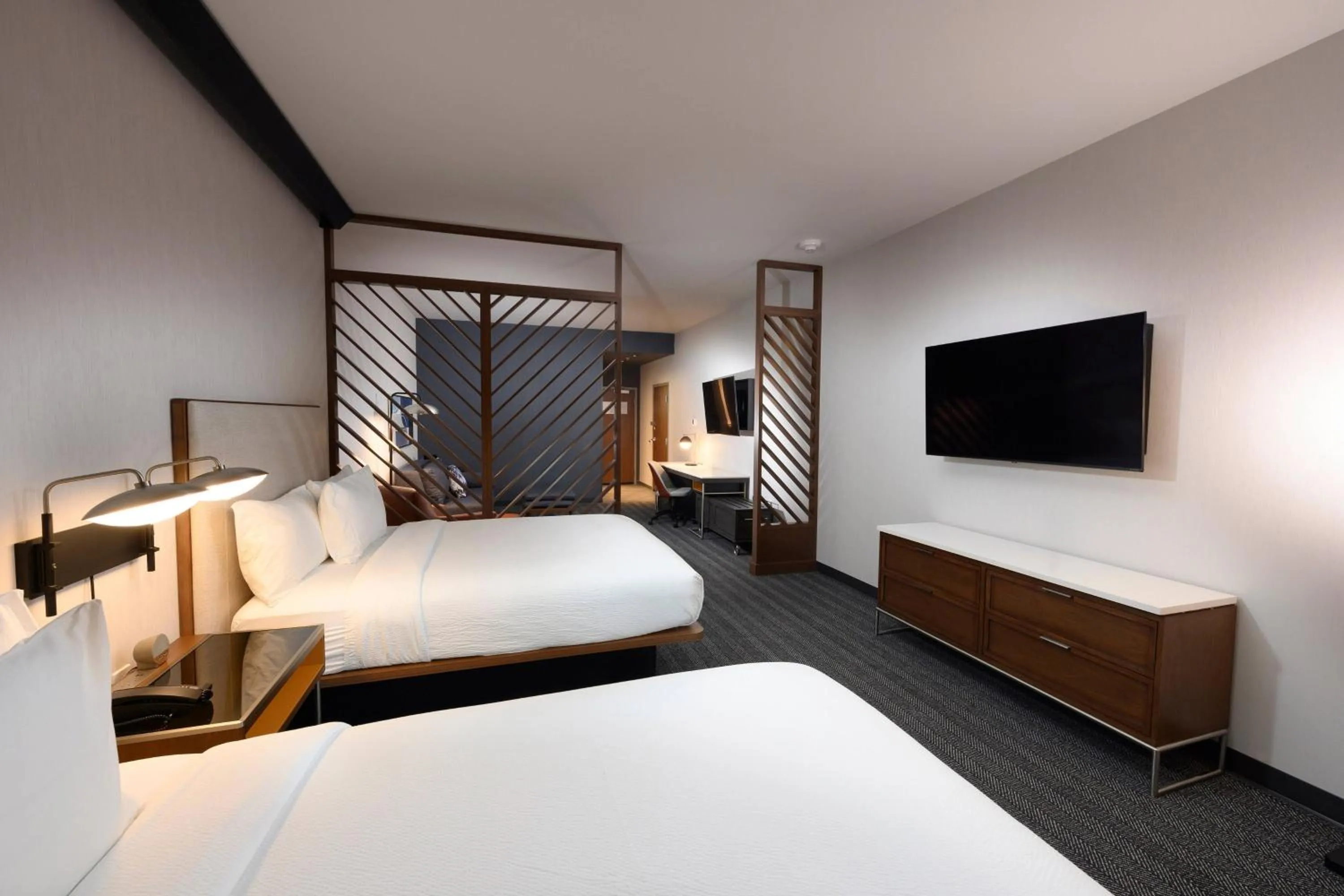 Photo of the whole room, Bed in Courtyard by Marriott Charlotte Waverly