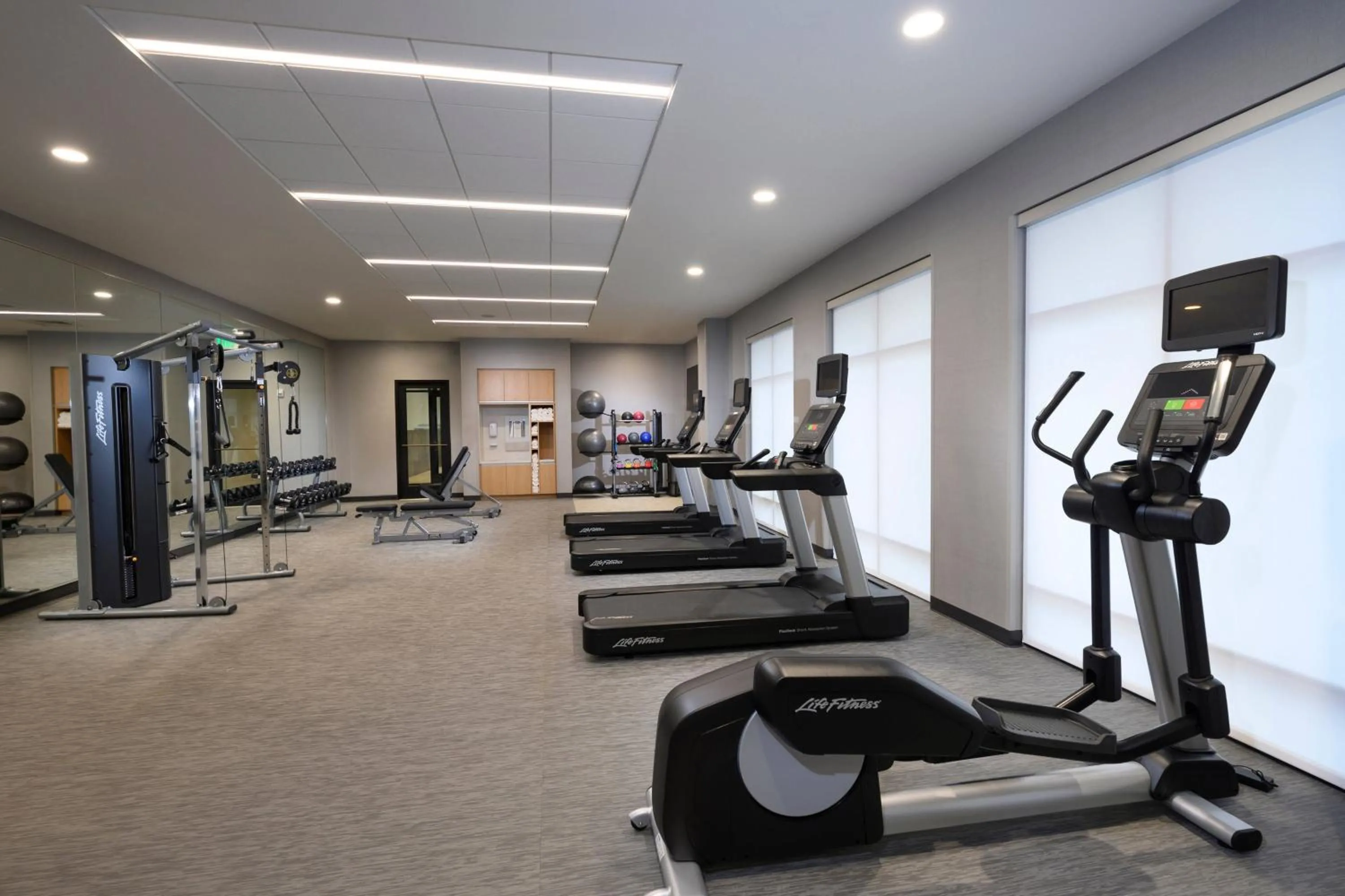 Fitness centre/facilities in Courtyard by Marriott Charlotte Waverly