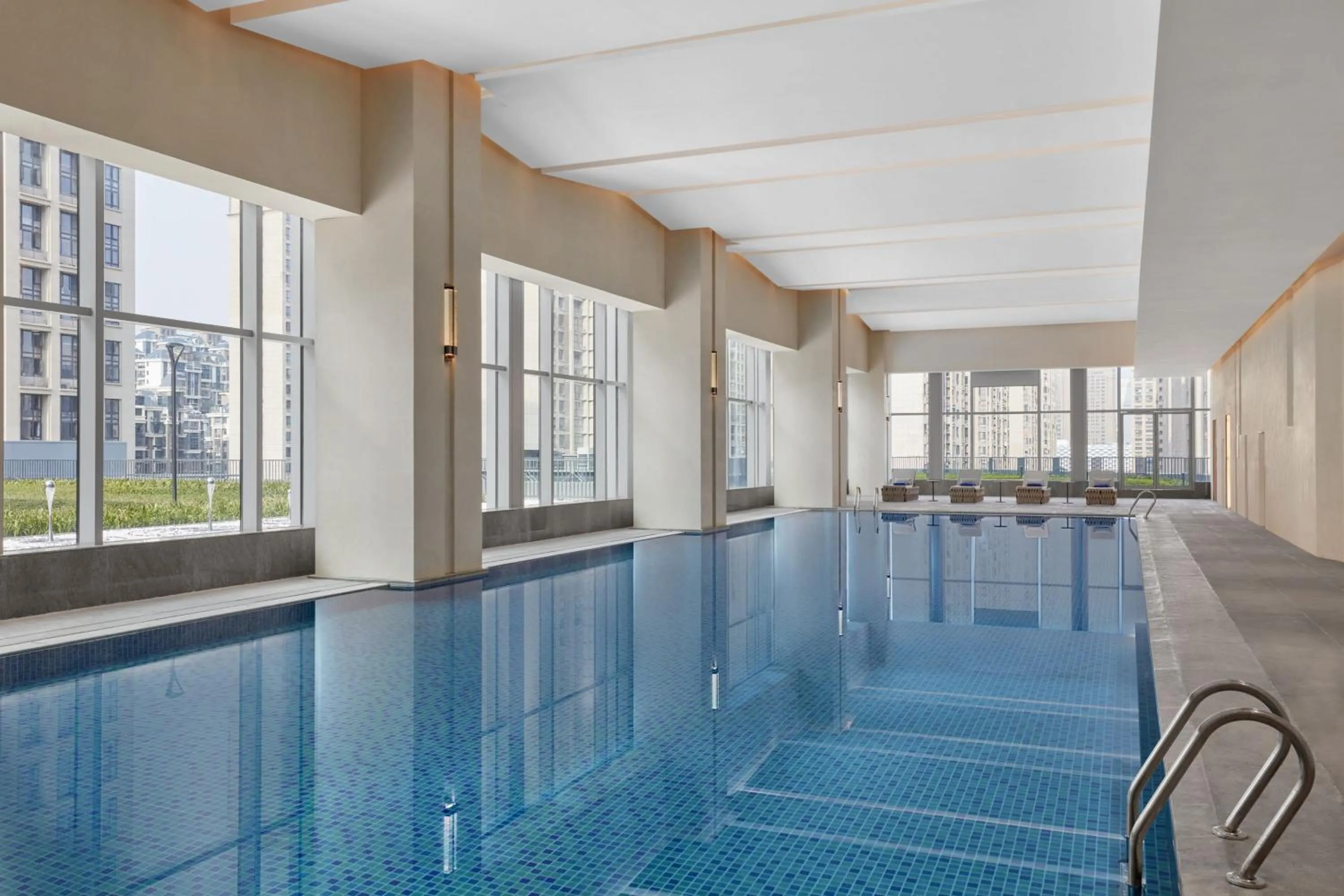 Swimming pool in Sheraton Fuqing Hotel