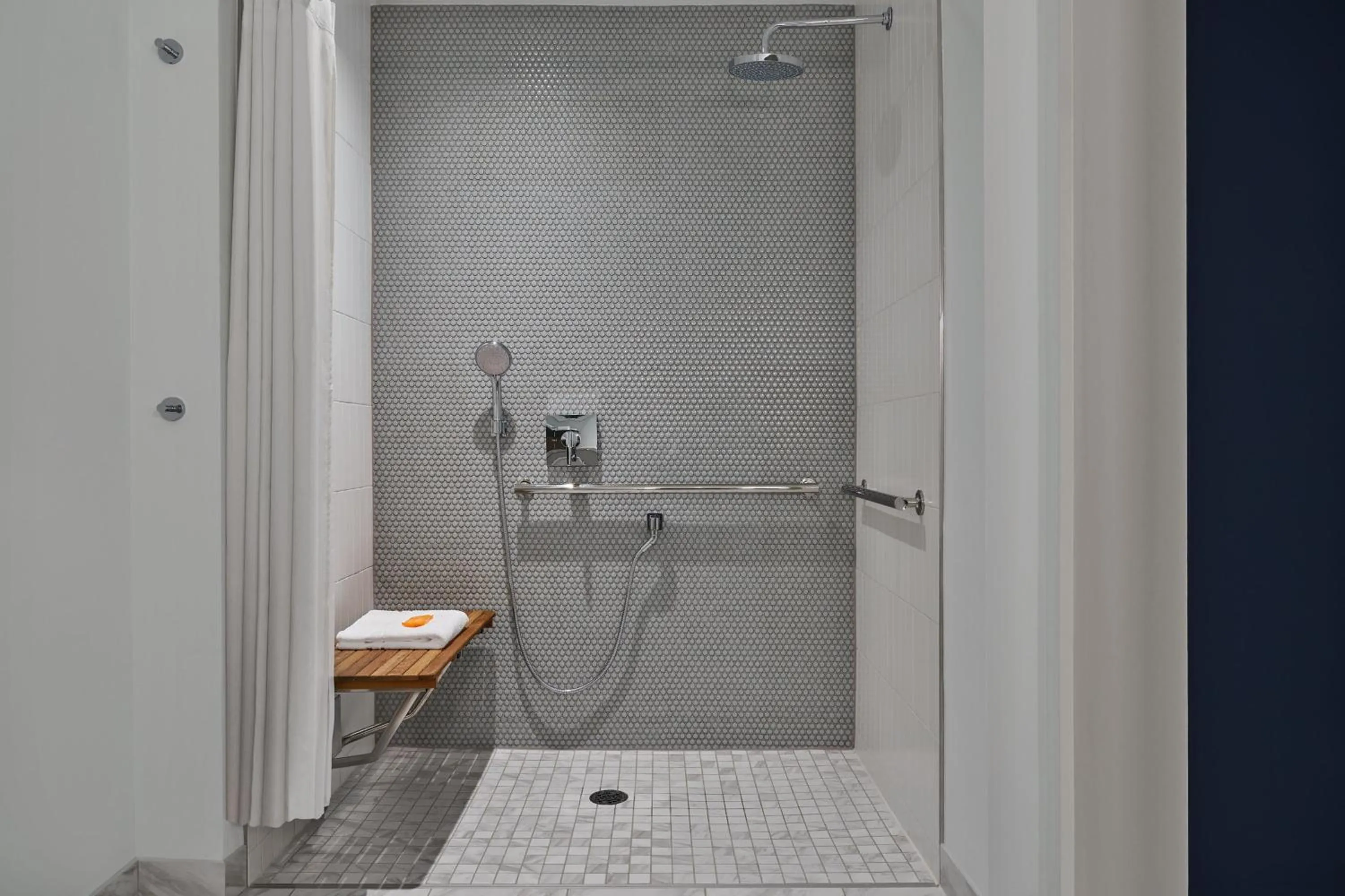 Bathroom in Walt Disney World Swan Reserve