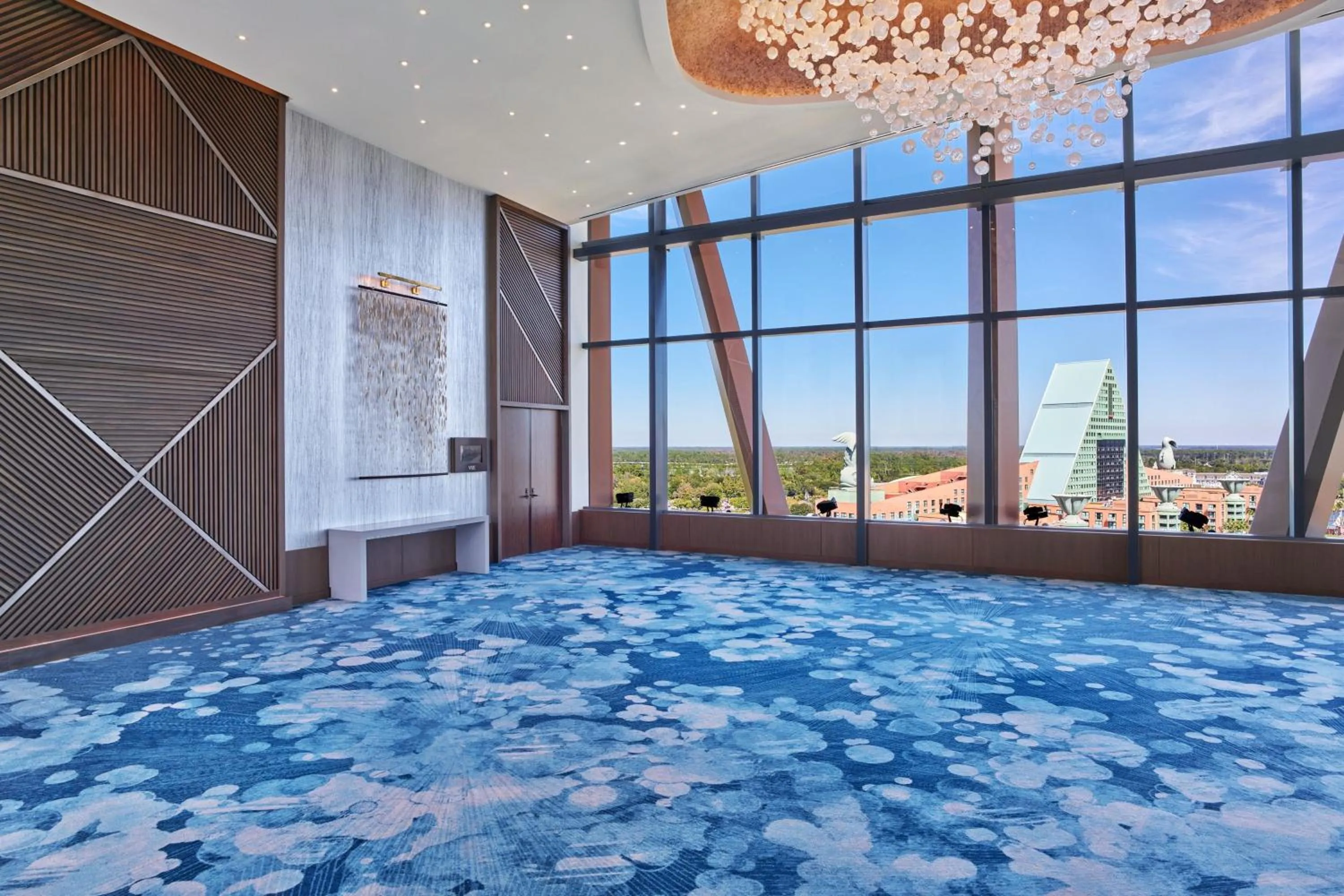 Meeting/conference room, Bed in Walt Disney World Swan Reserve