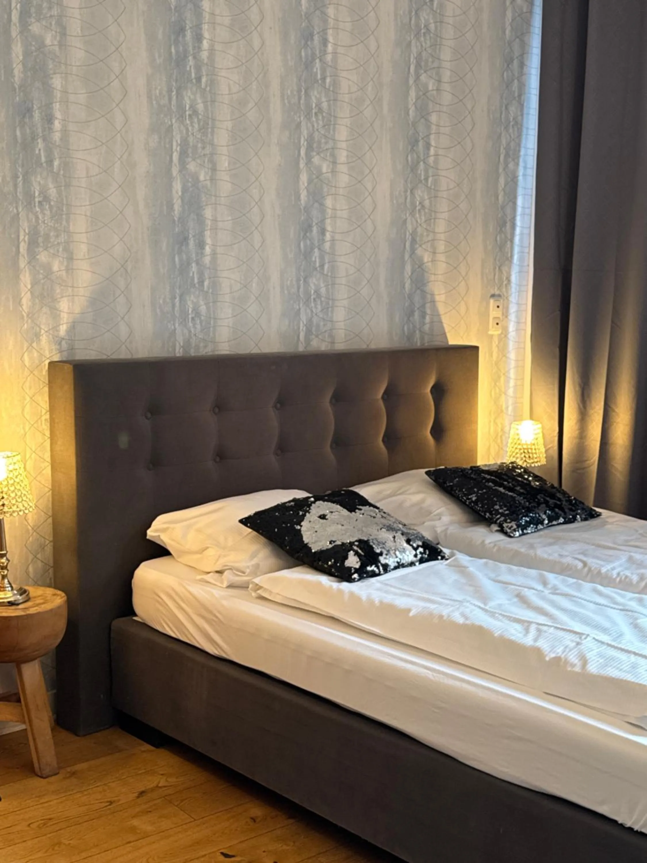 Bed in Six! Eat Work Sleep