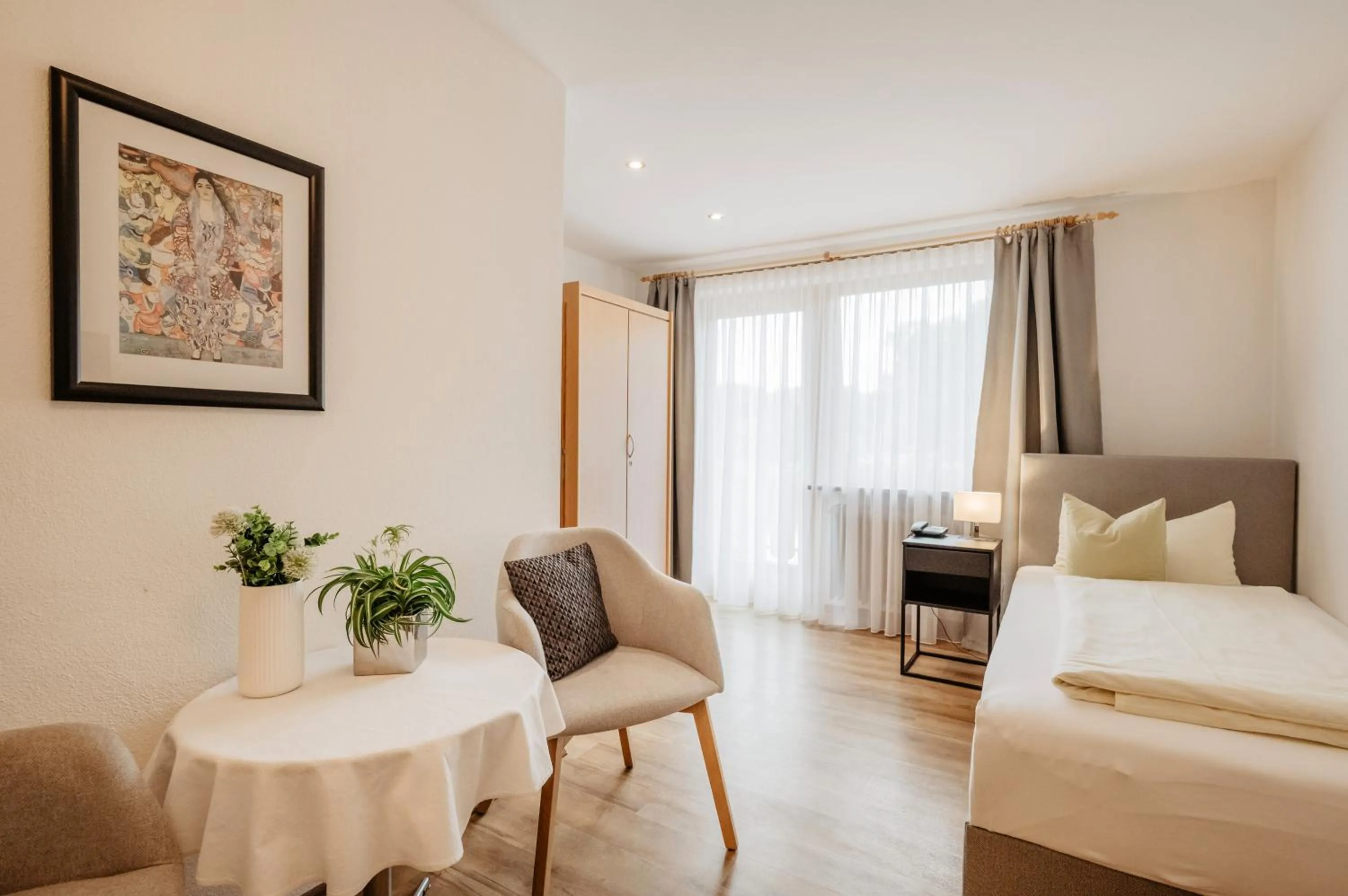 Photo of the whole room, Bed in Hotel Restaurant Zum Goldenen Anker mit Hallenbad & Wellnessbereich