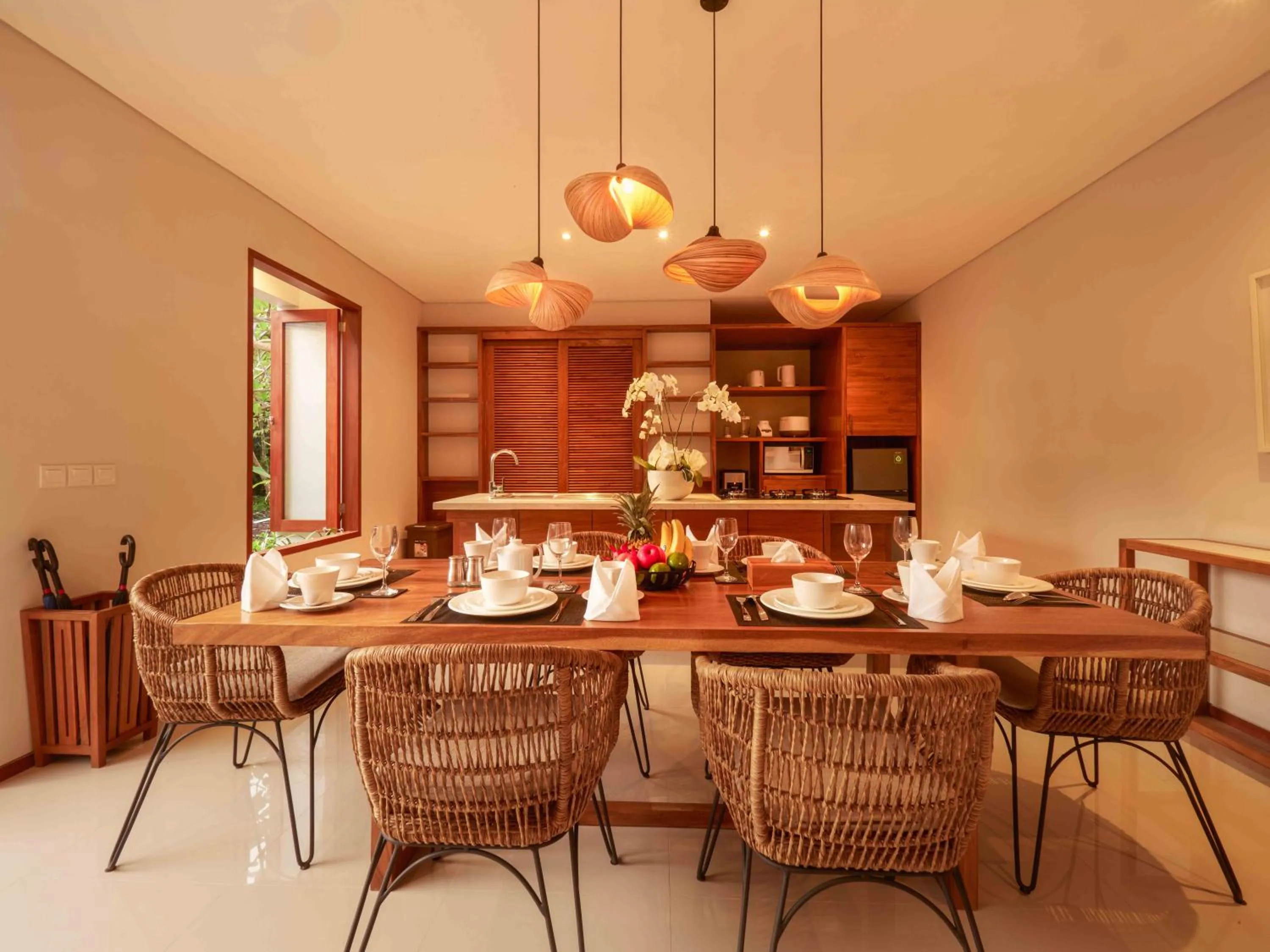 Kitchen or kitchenette in Agra & Amurti Villas