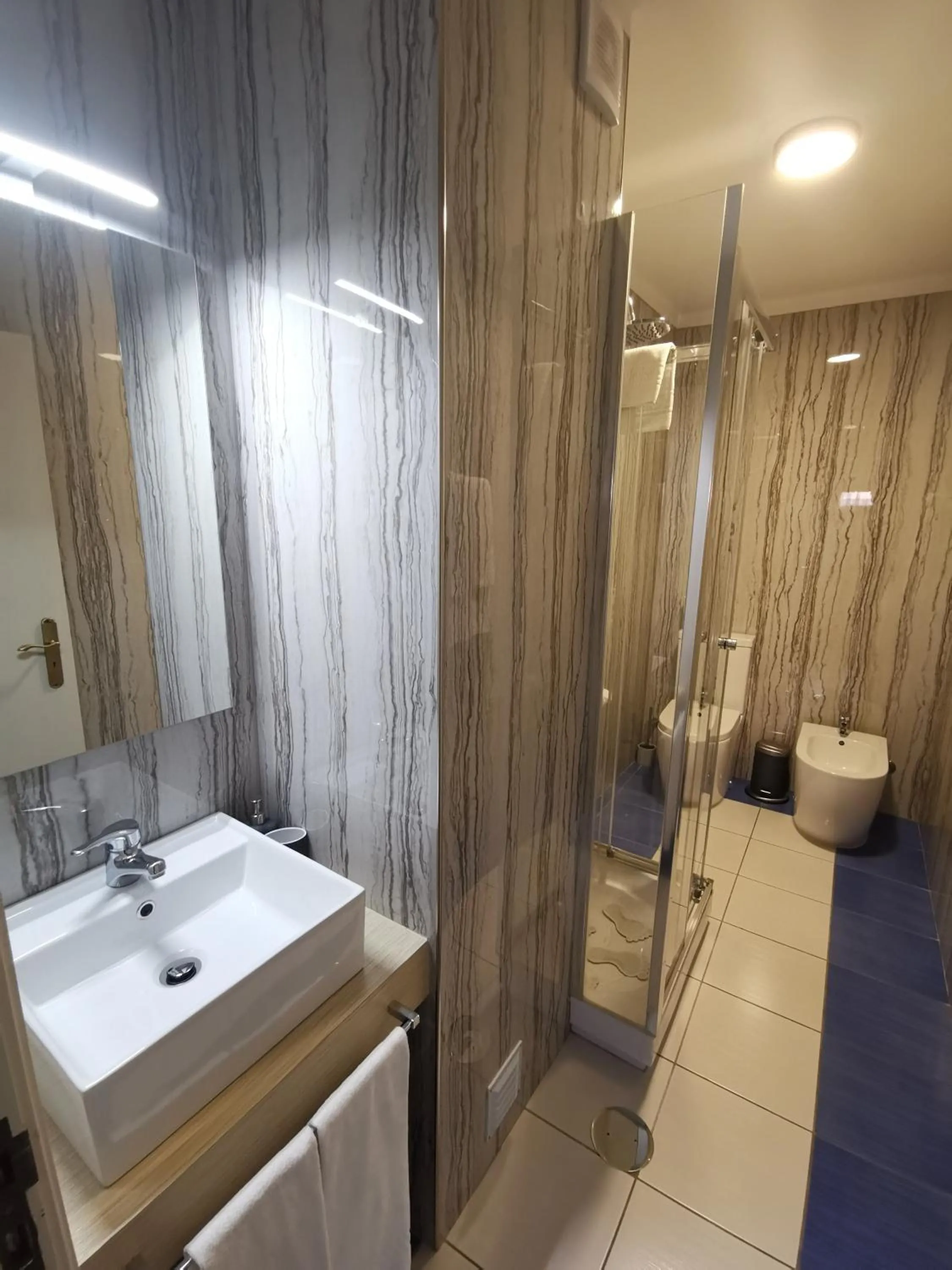 Bathroom in Hotel Residencial Dora