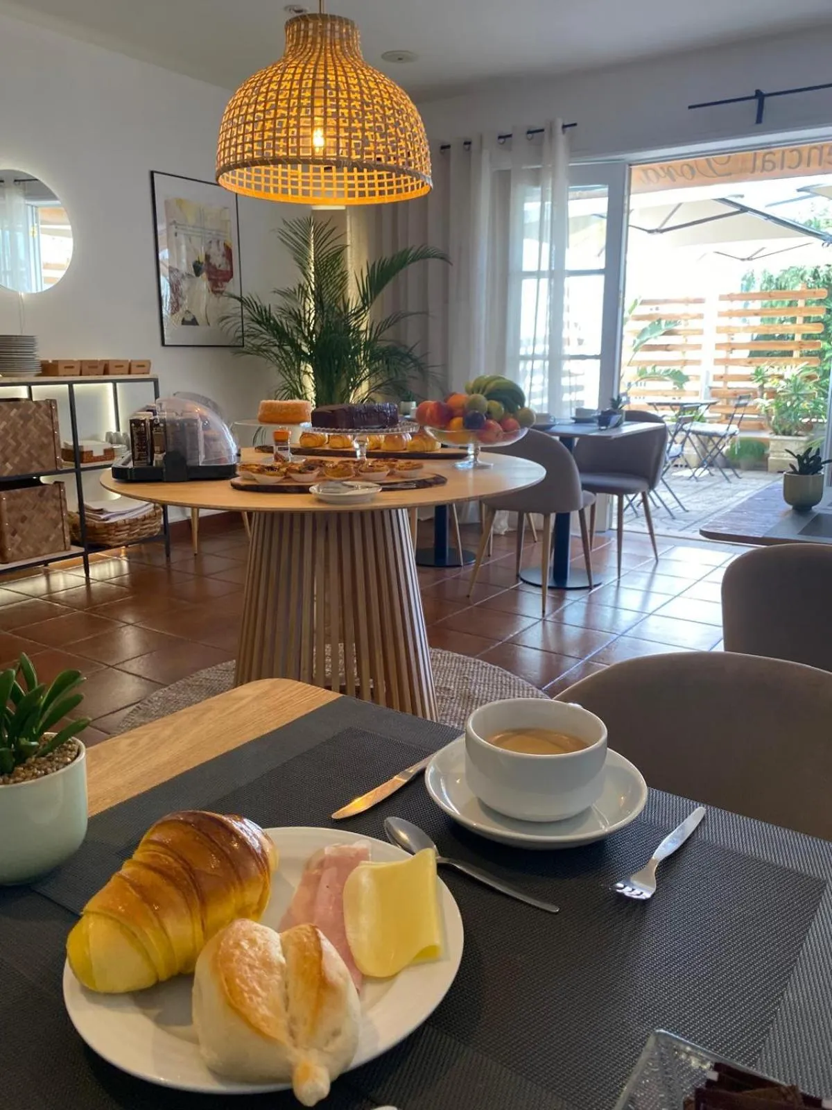 Continental breakfast in Hotel Residencial Dora