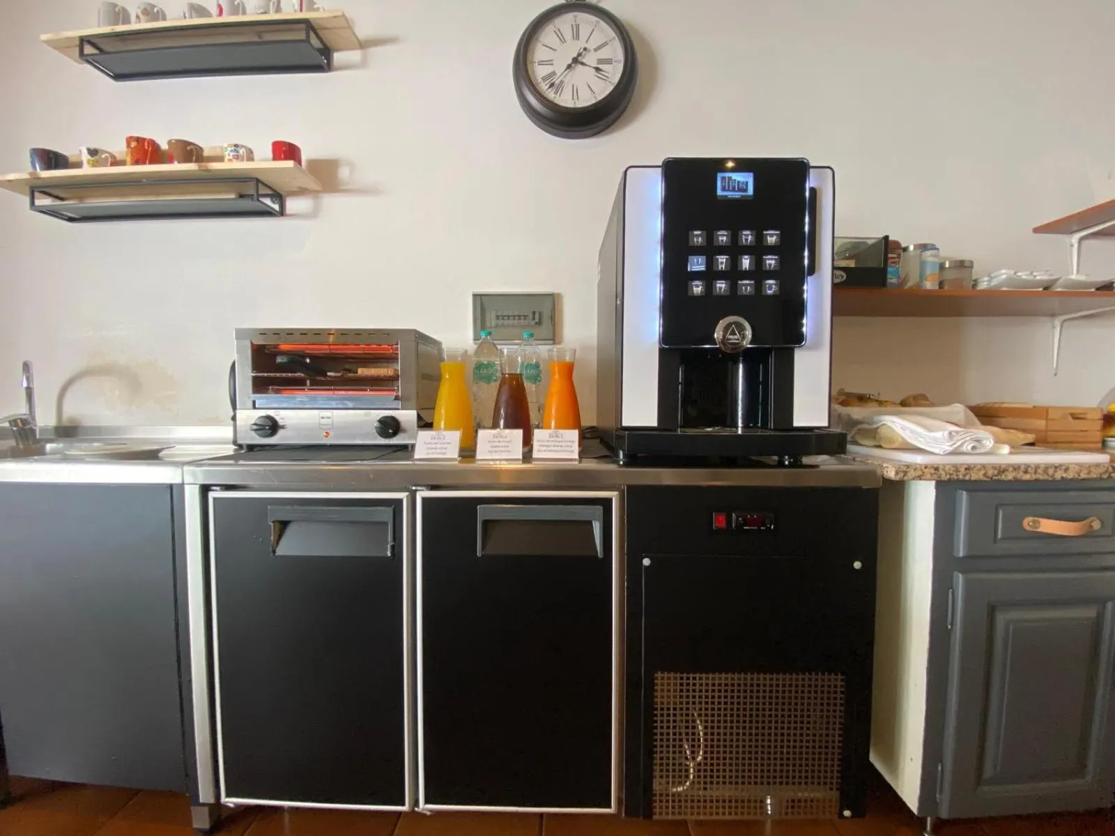 Coffee/tea facilities in Hotel Residencial Dora