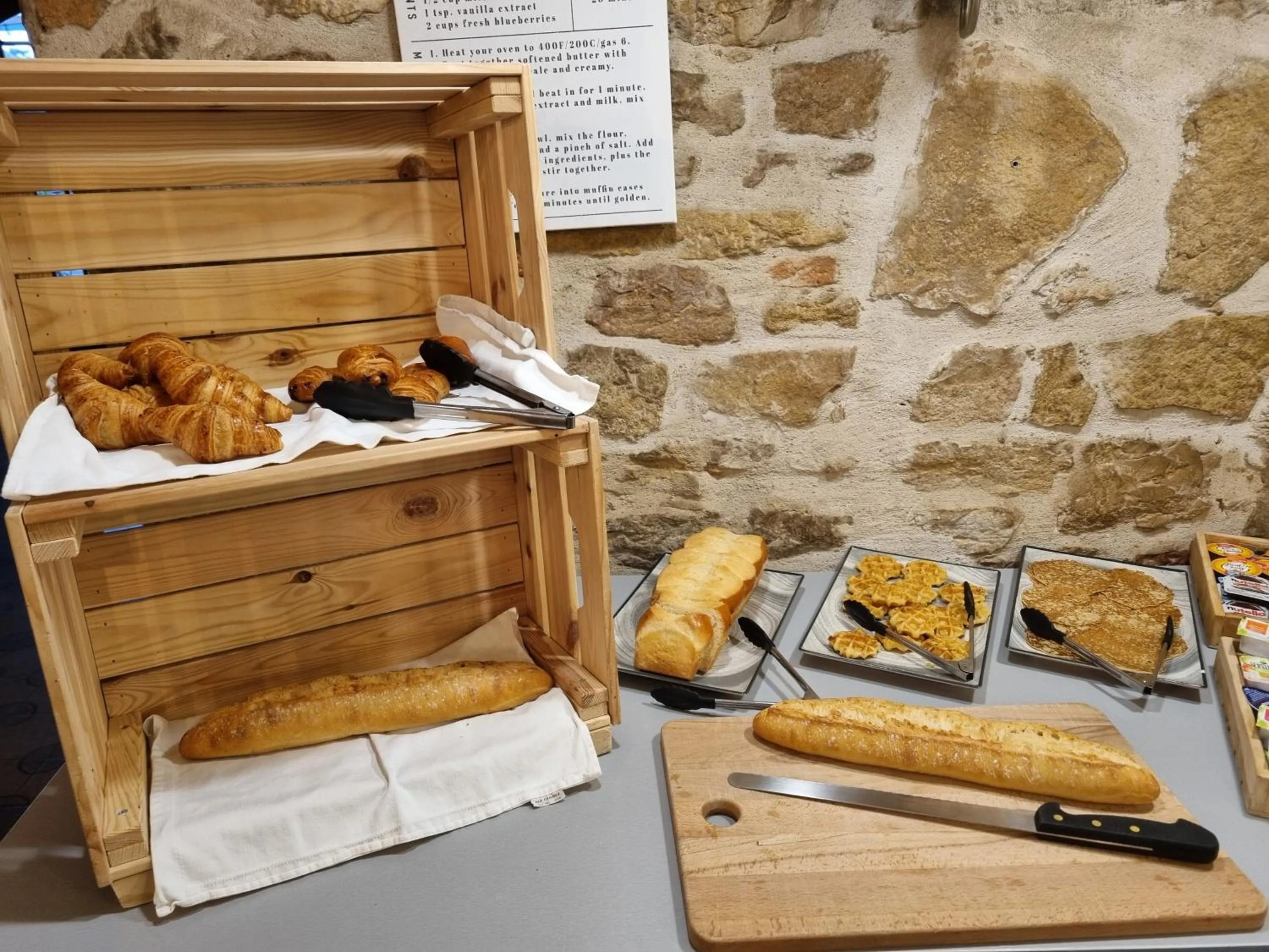 Continental breakfast in Hotel Le Bourgogne