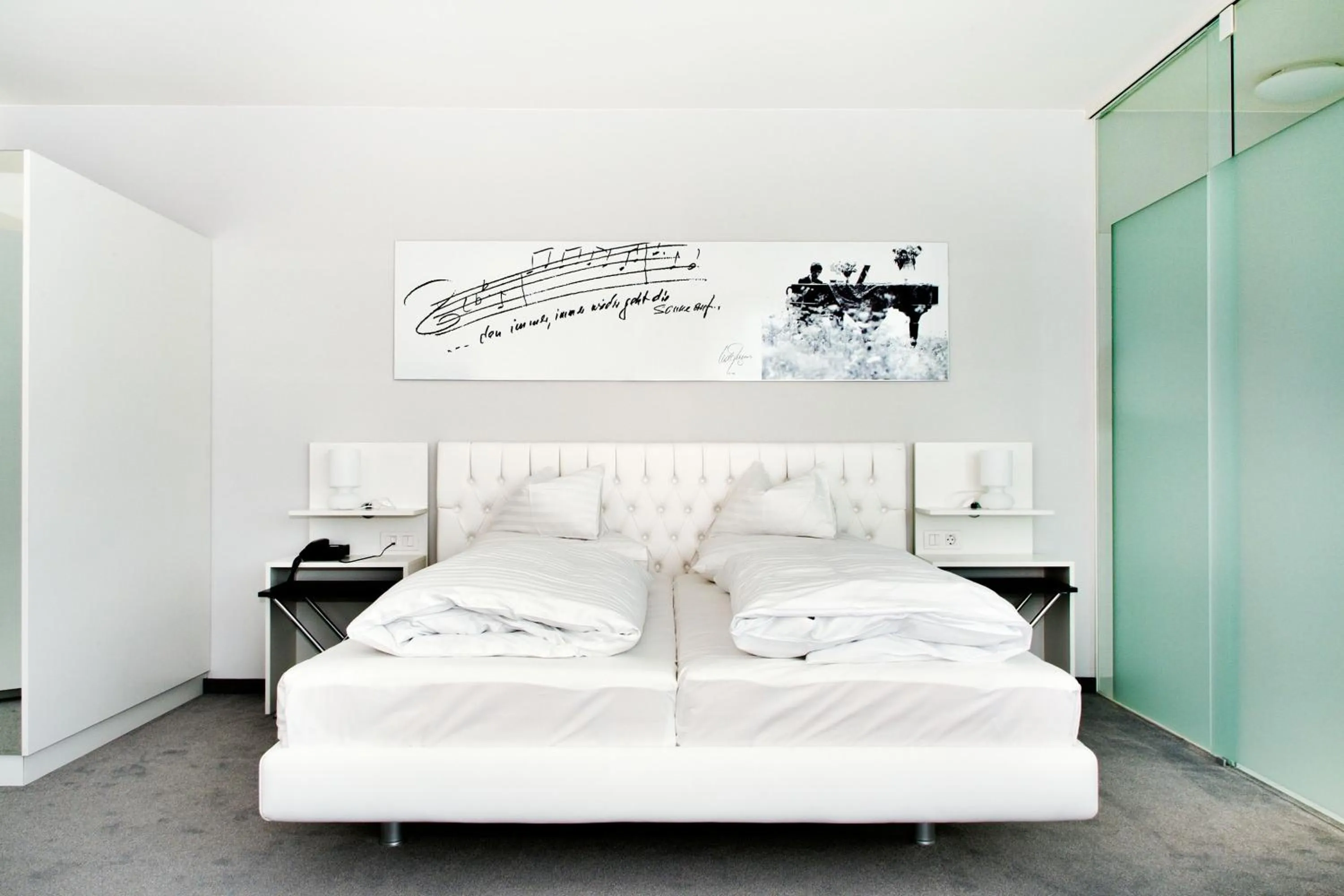 Photo of the whole room, Bed in Casinohotel Velden