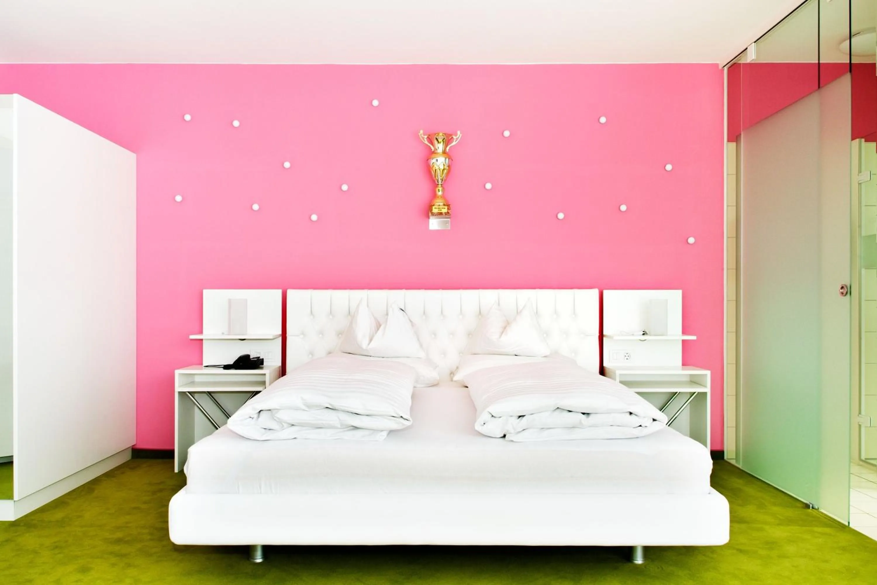 Photo of the whole room, Bed in Casinohotel Velden