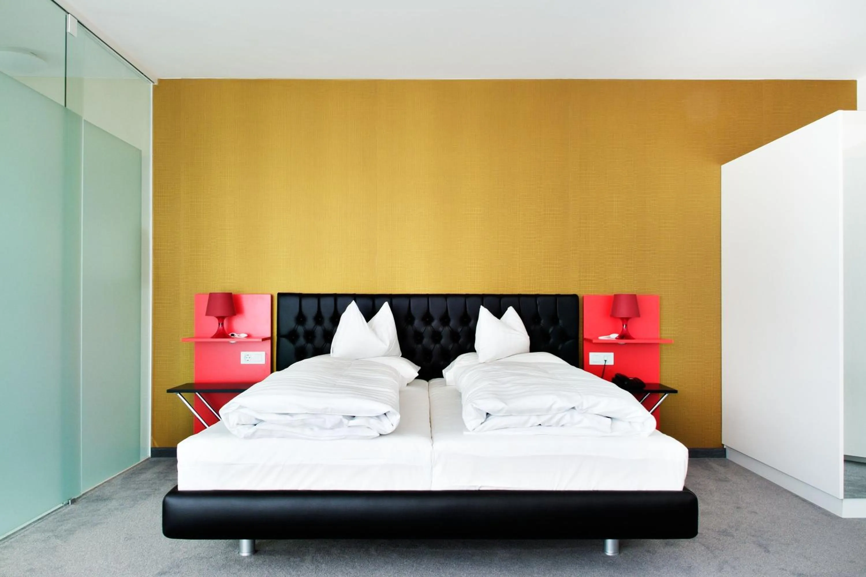 Photo of the whole room, Bed in Casinohotel Velden