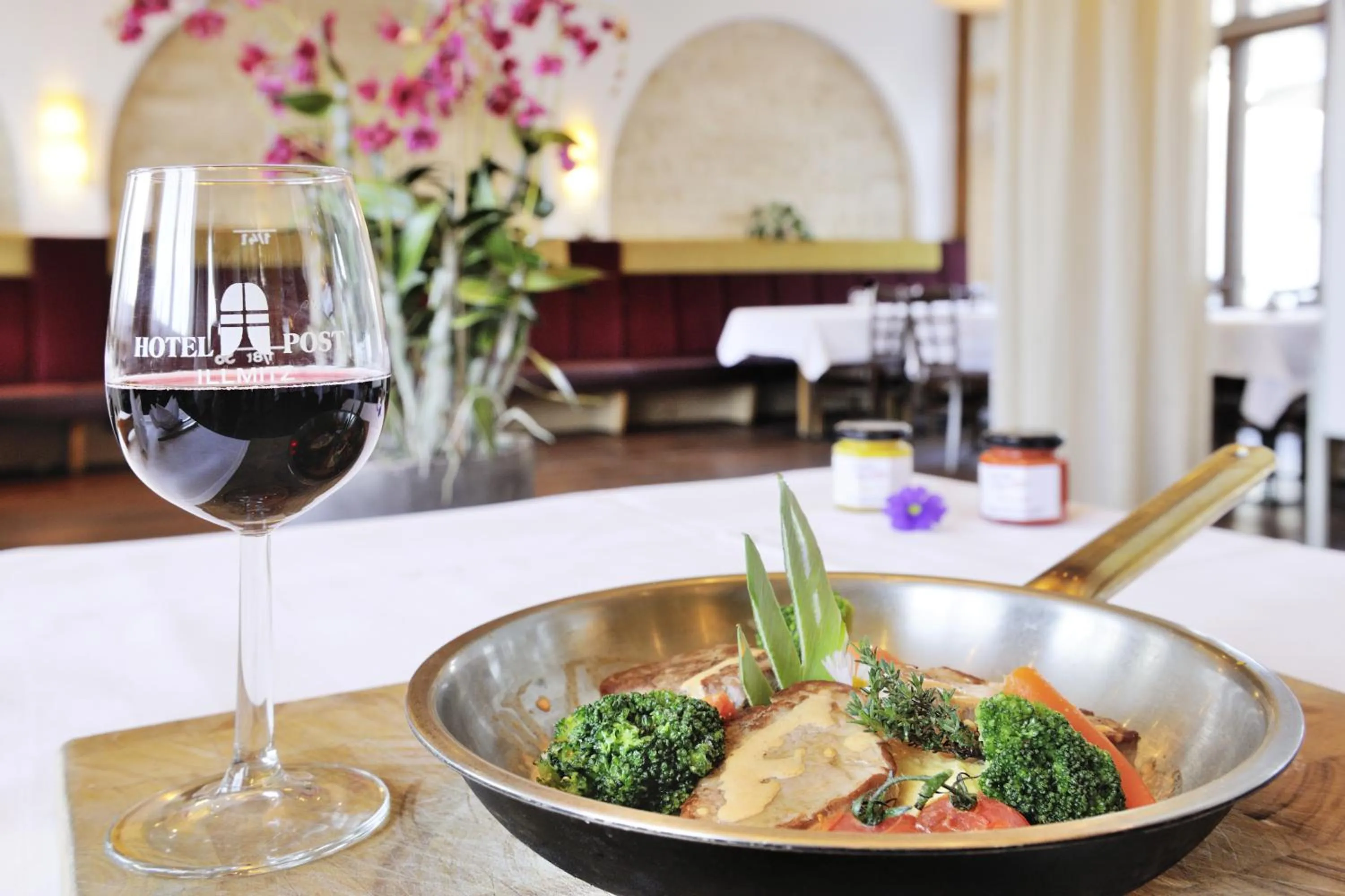 Restaurant/places to eat in Hotel Zur Post